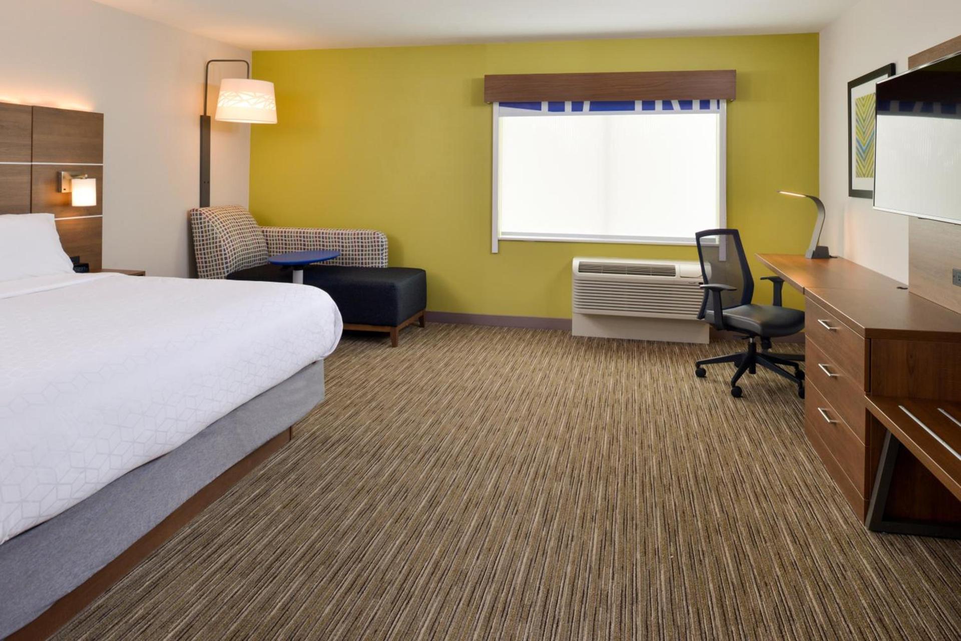 Holiday Inn Express & Suites - Ottumwa by IHG photo 62
