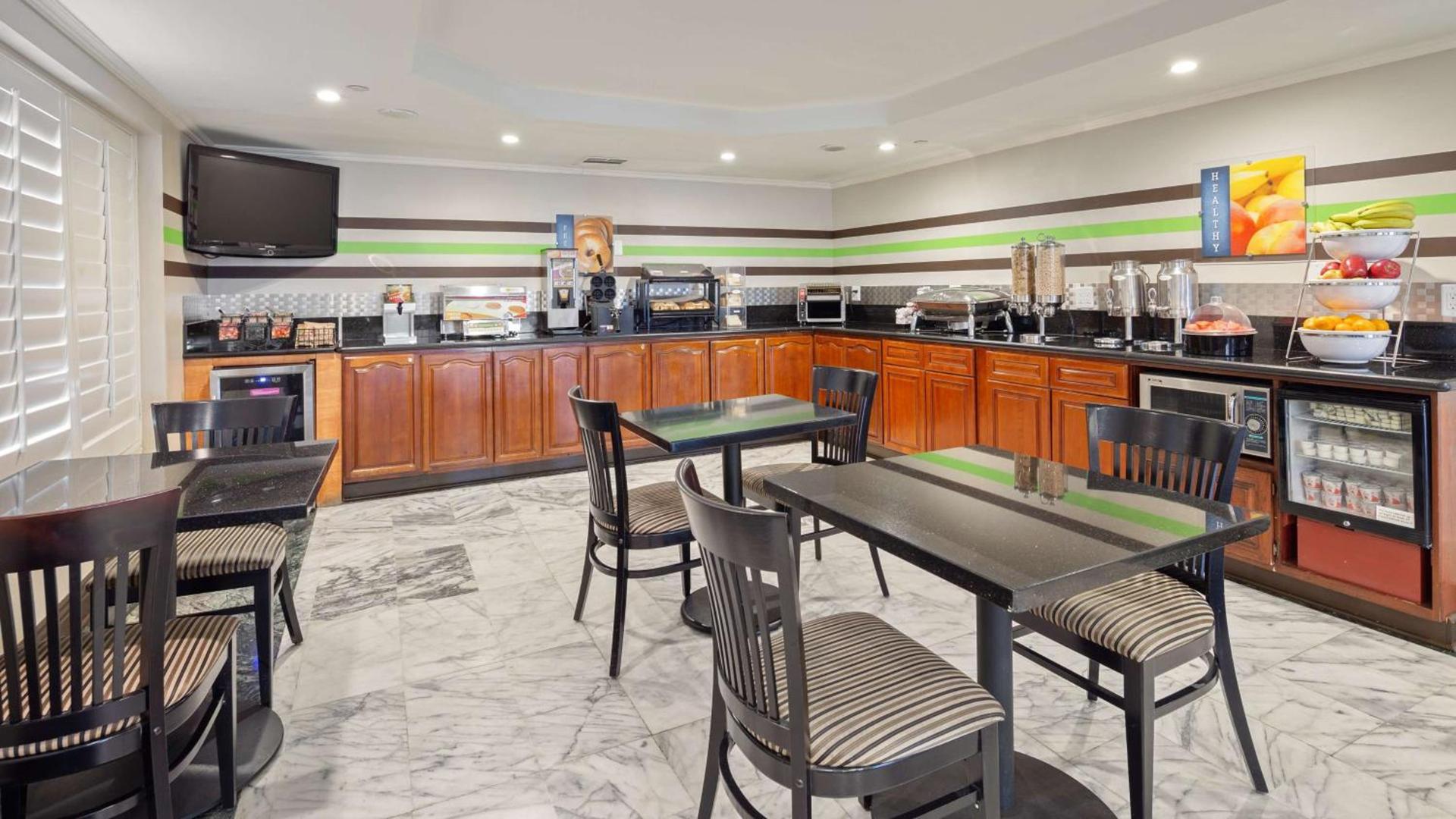 Best Western Pasadena Royale Inn & Suites photo 7