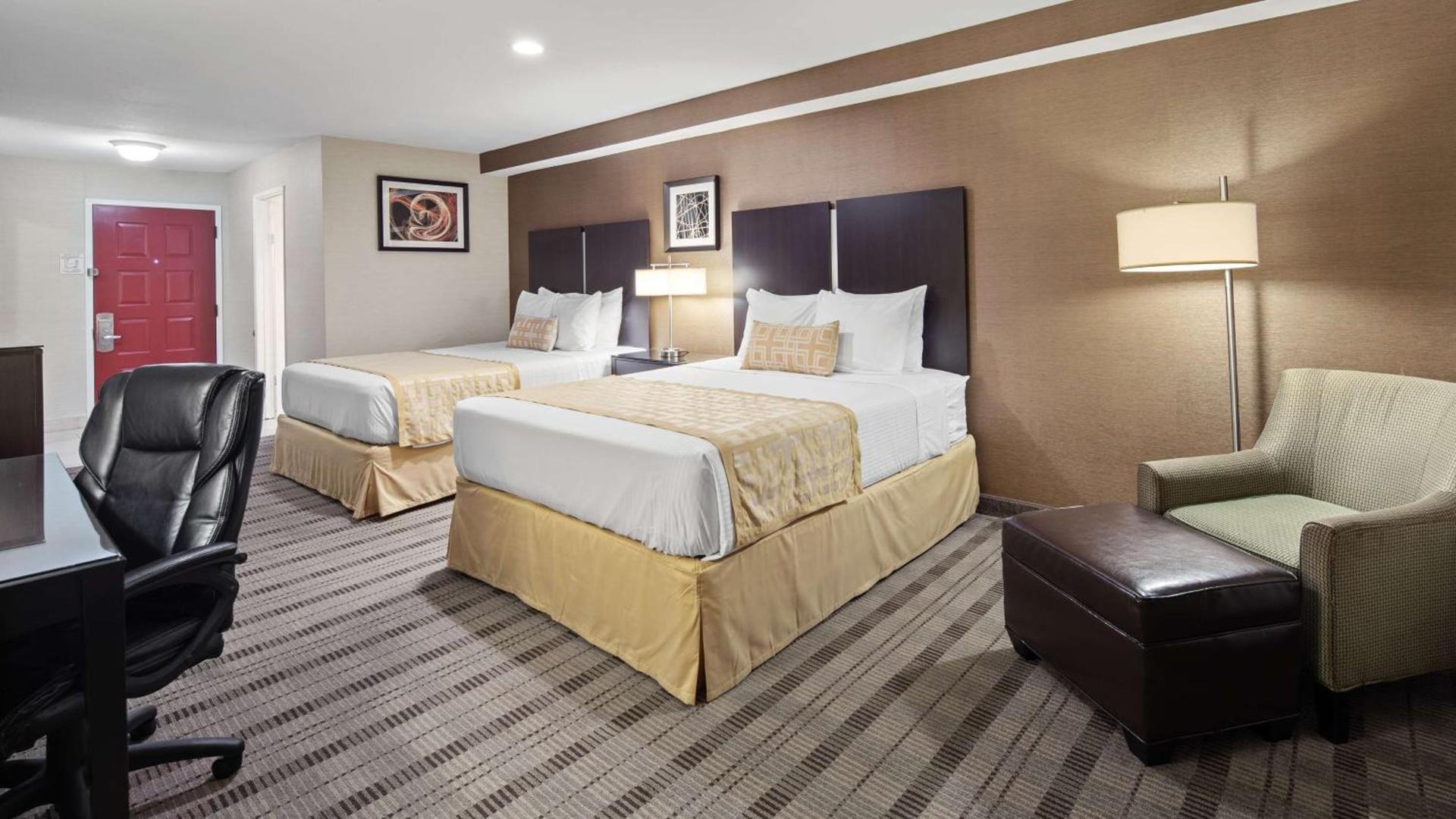 Best Western Pasadena Royale Inn & Suites photo 14