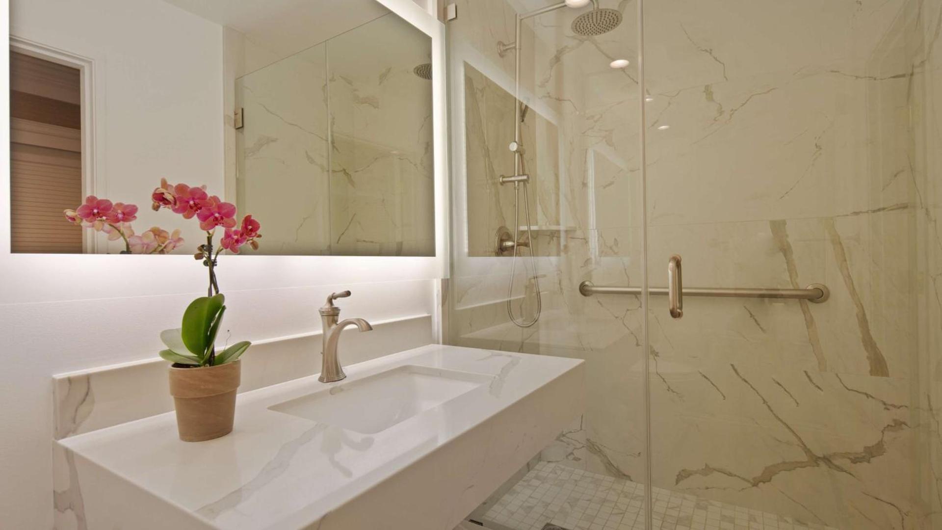 Best Western Plus Sunset Plaza Hotel photo 31