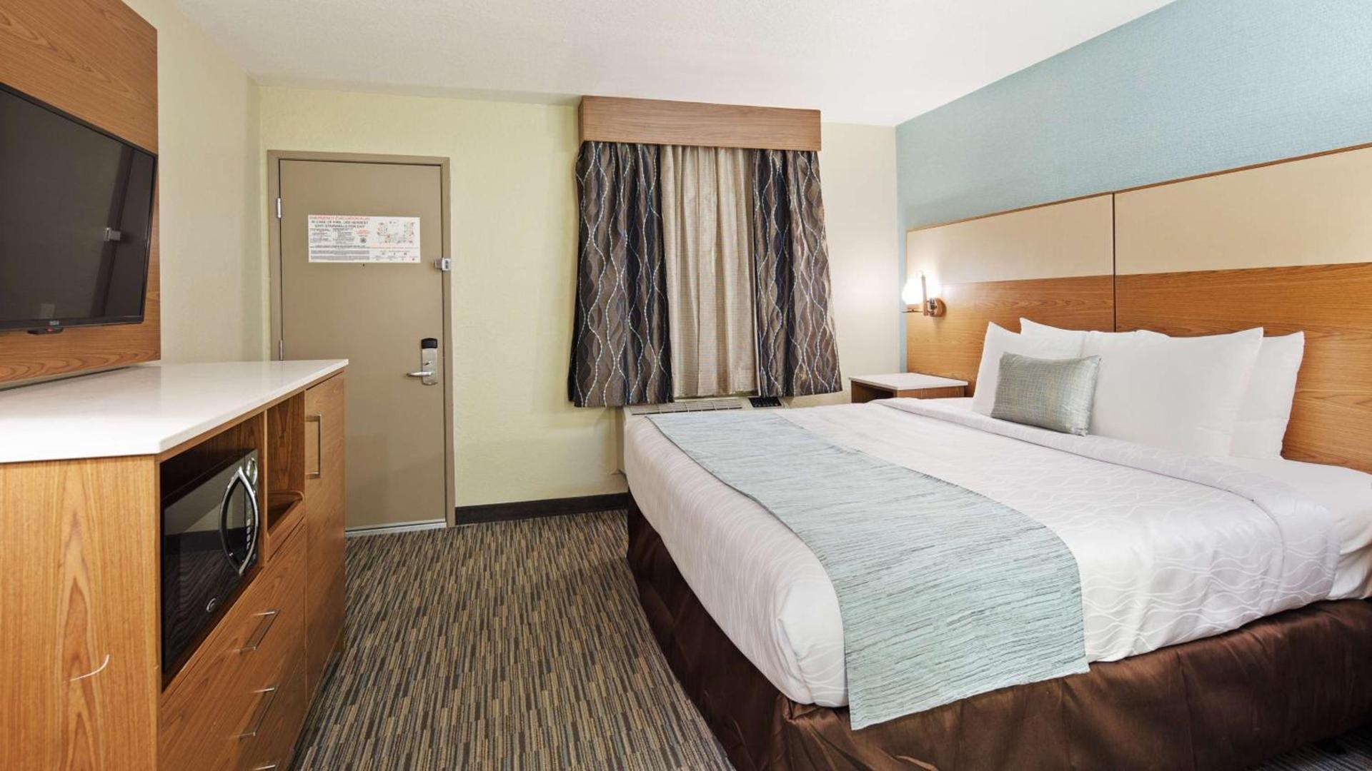 Best Western Carlsbad by the Sea photo 6