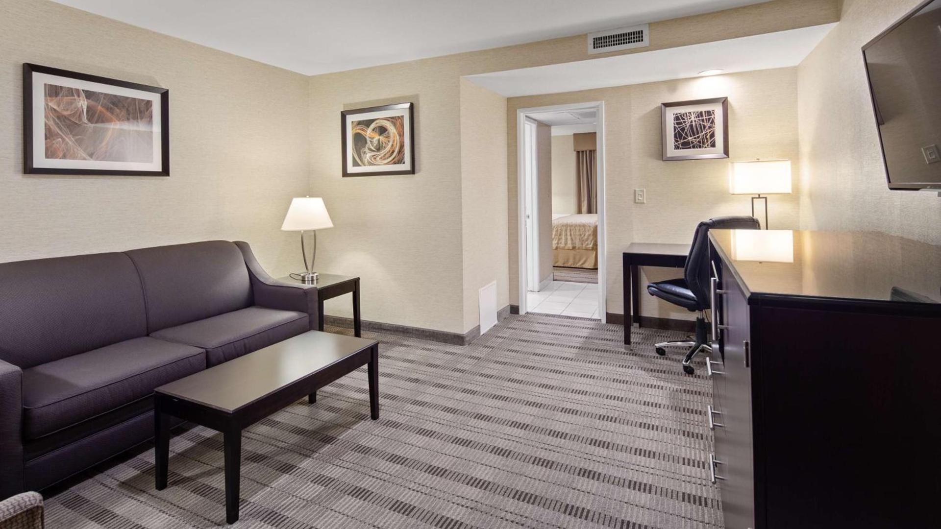 Best Western Pasadena Royale Inn & Suites photo 19