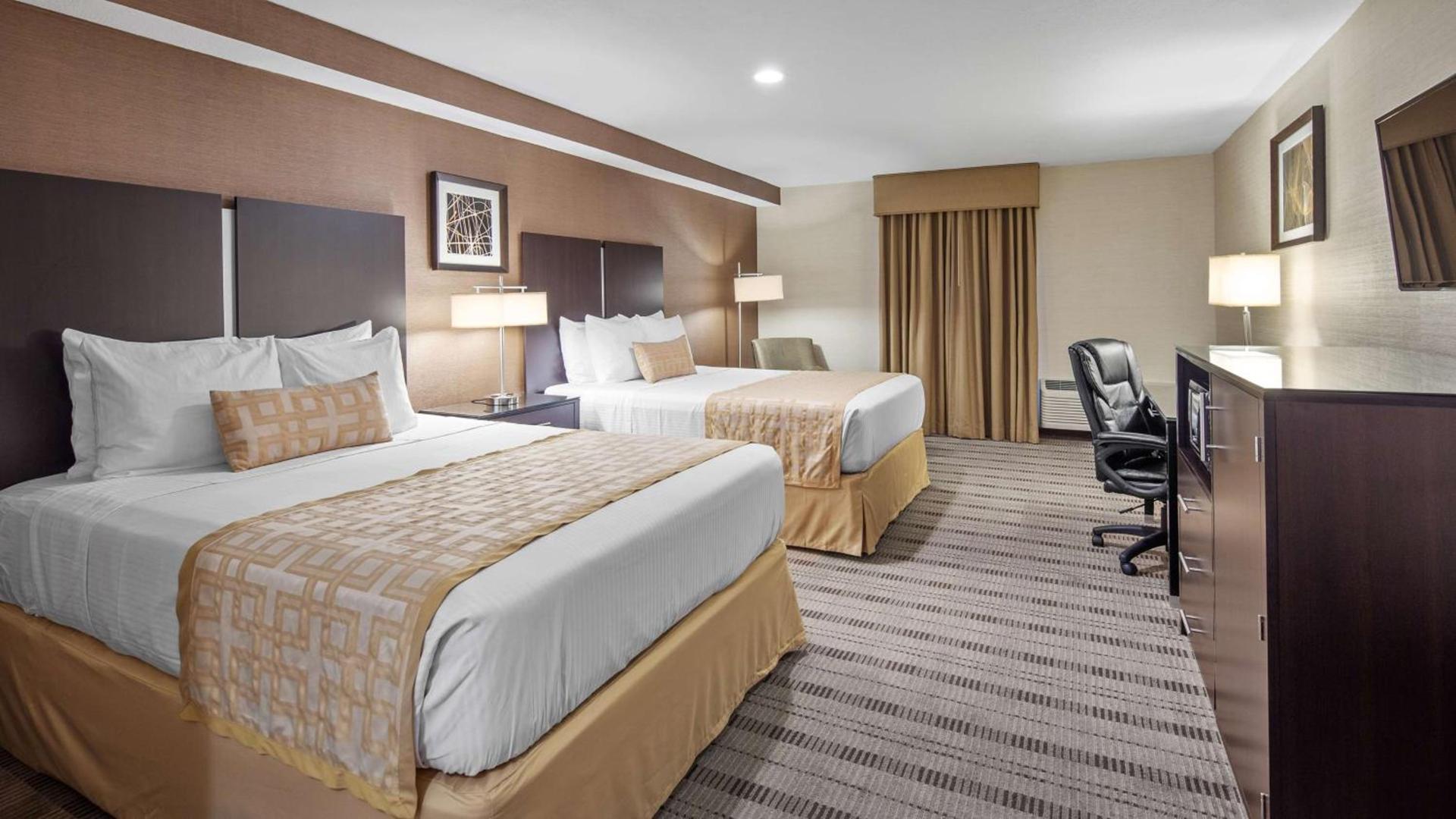 Best Western Pasadena Royale Inn & Suites photo 9