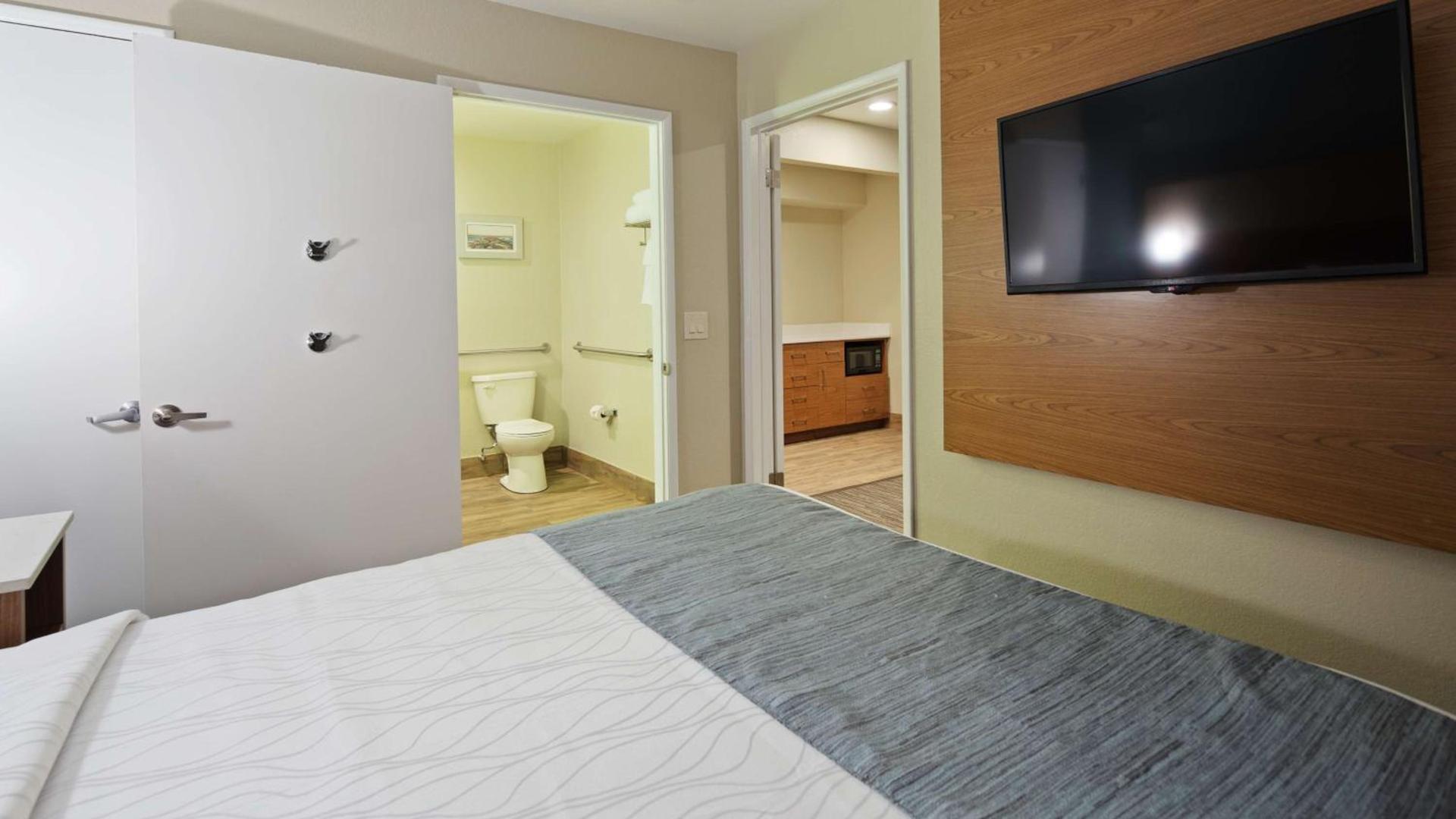 Best Western Carlsbad by the Sea photo 15