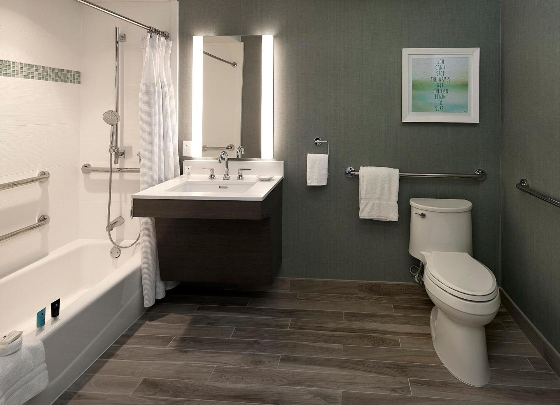 Crowne Plaza Ventura Beach by IHG photo 23