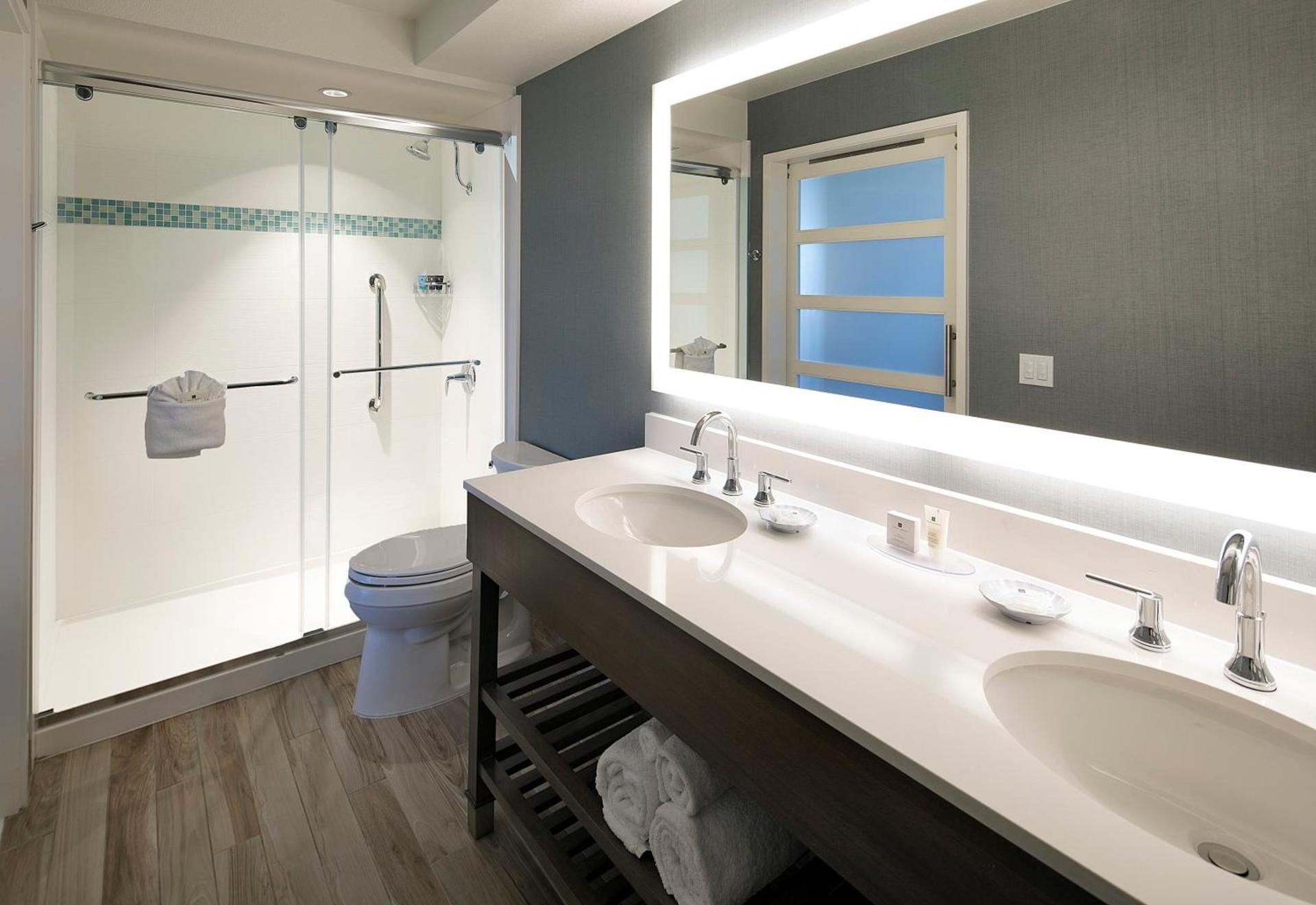 Crowne Plaza Ventura Beach by IHG photo 22