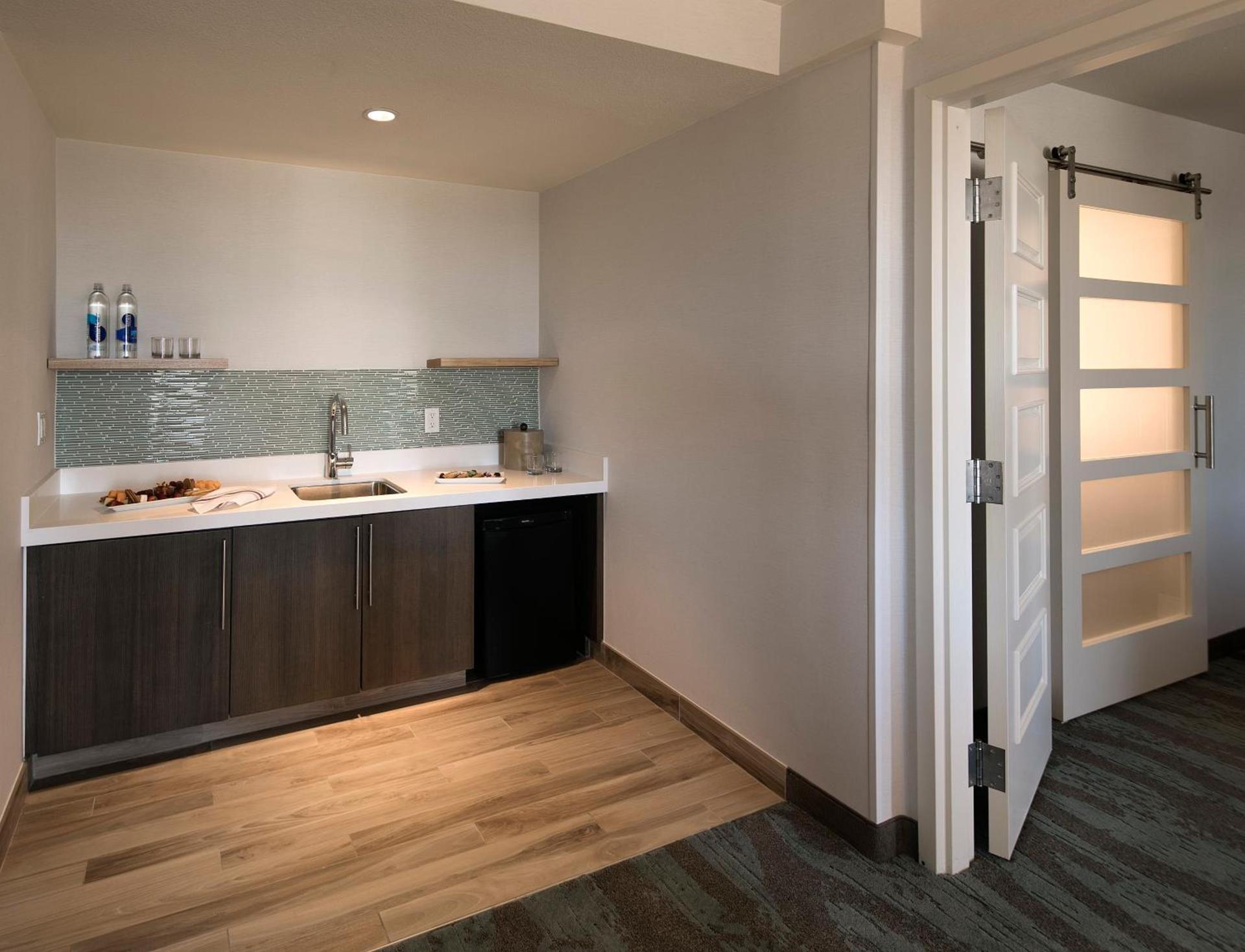 Crowne Plaza Ventura Beach by IHG photo 56