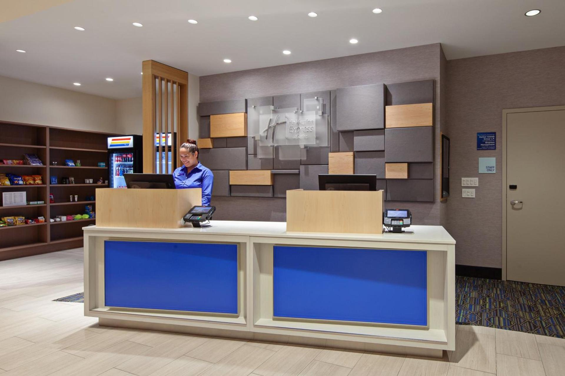 Holiday Inn Express Hotel & Suites Ventura Harbor by IHG photo 10
