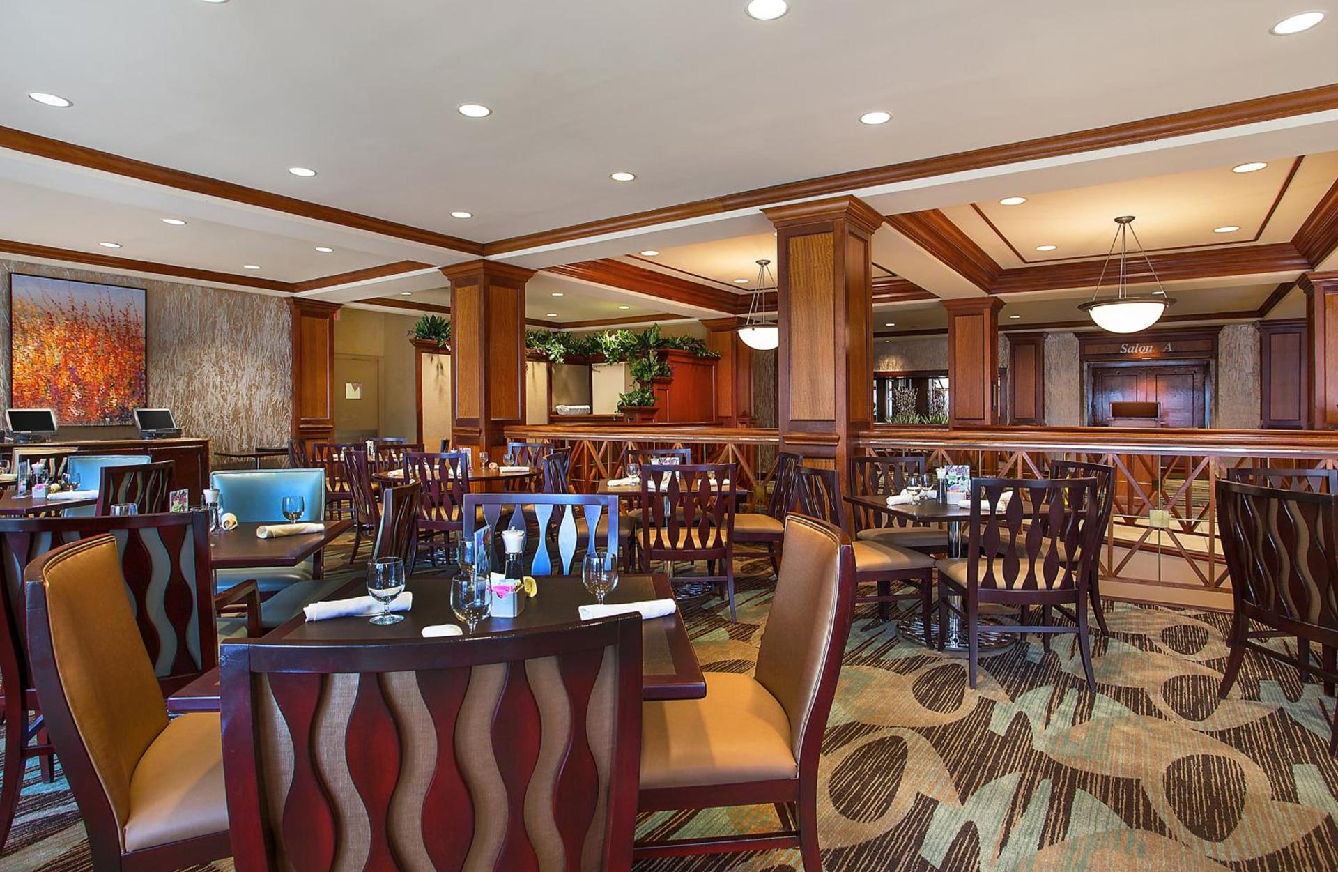 Crowne Plaza Knoxville Downtown University by IHG photo 38