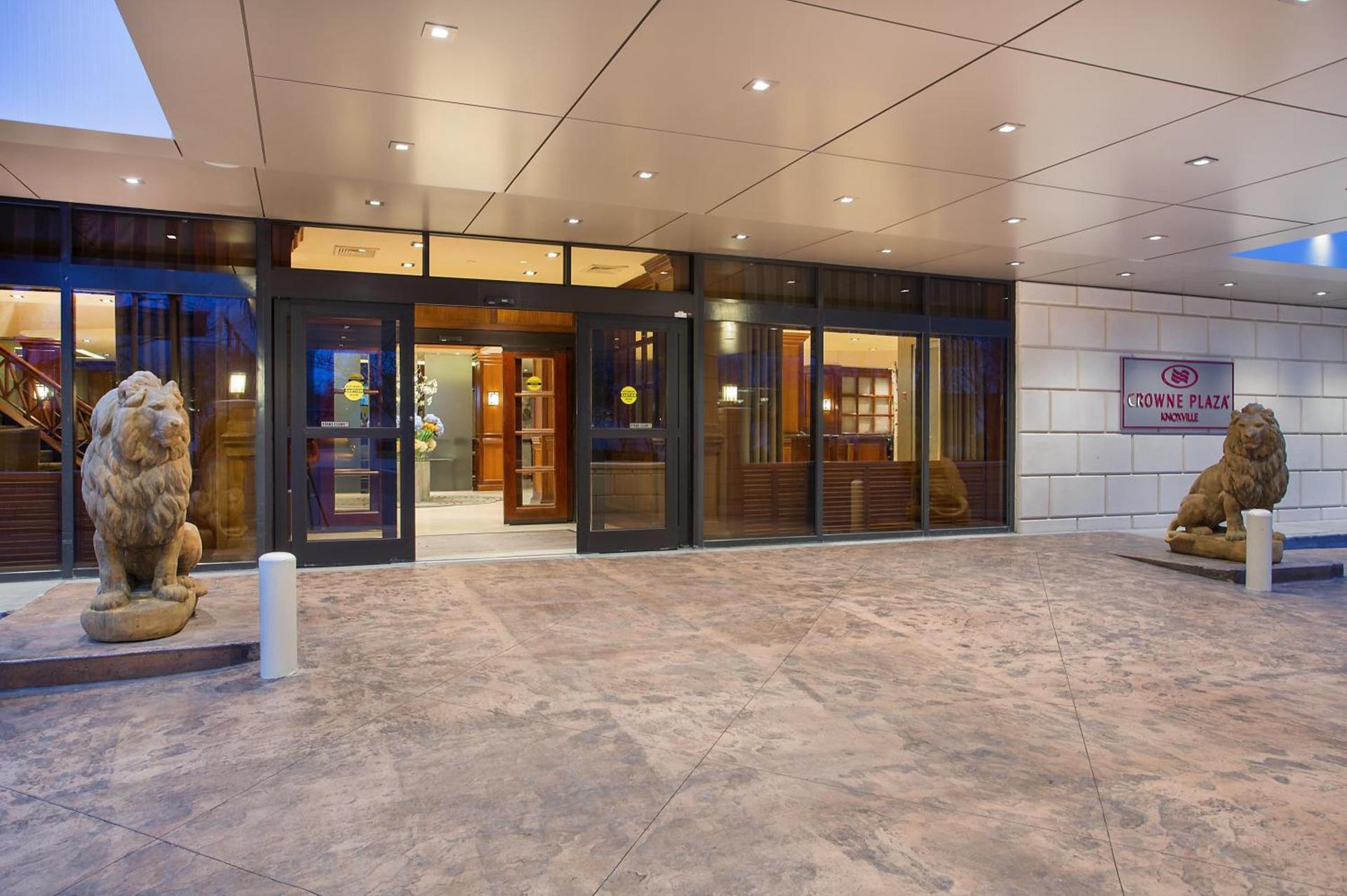 Crowne Plaza Knoxville Downtown University by IHG photo 8