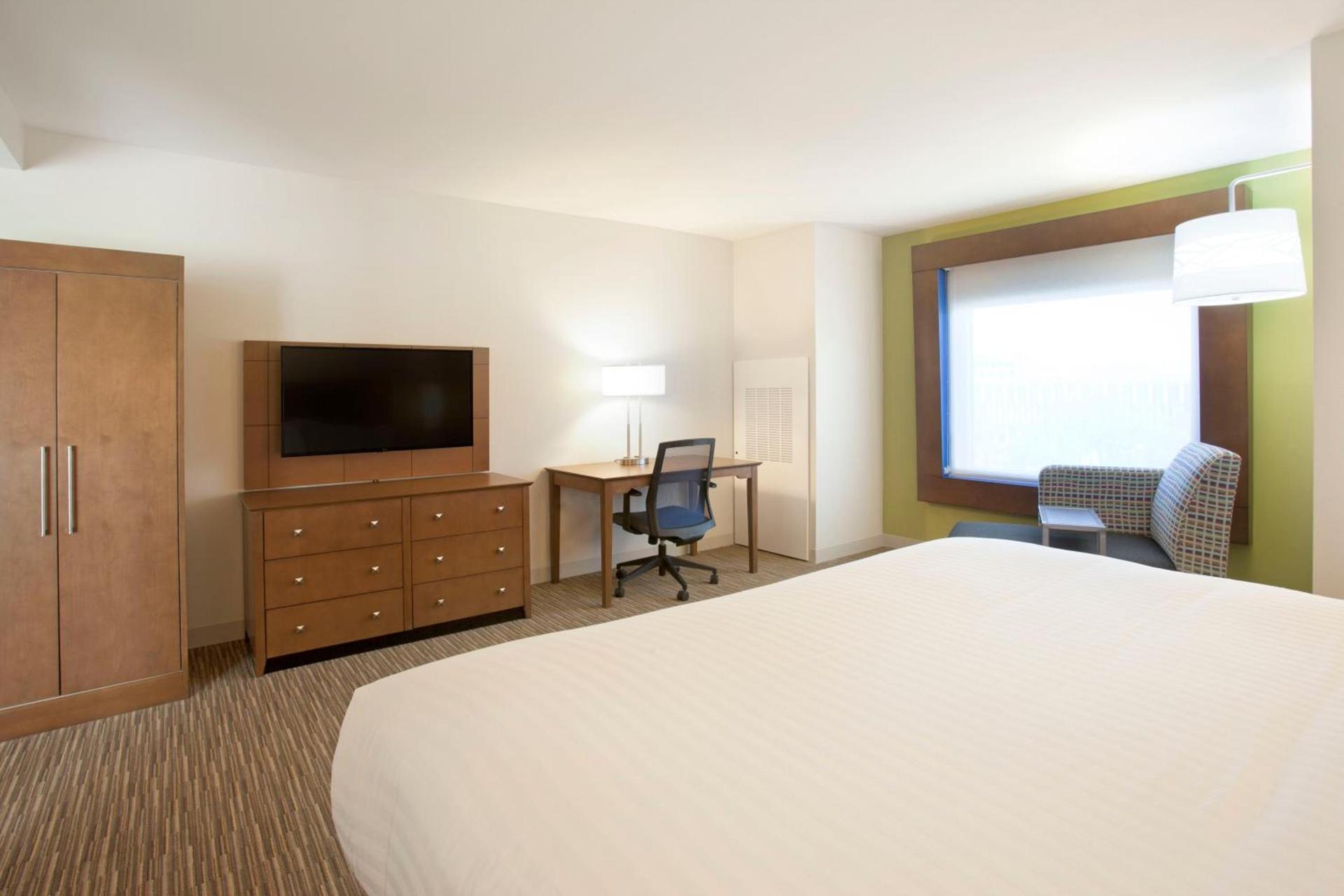 Holiday Inn Express Hotel & Suites Austin Downtown - University by IHG photo 41