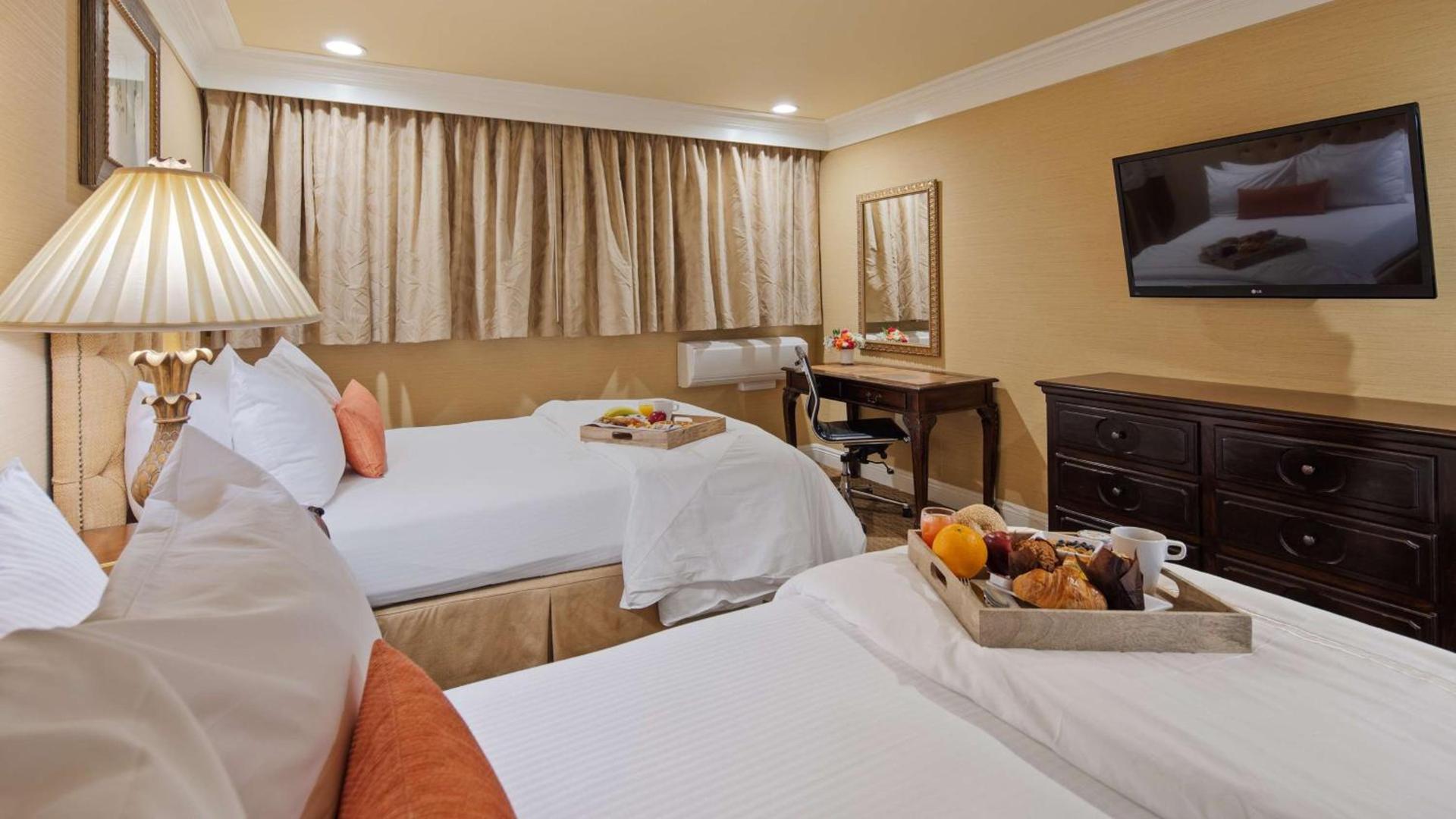 Best Western Plus Sunset Plaza Hotel photo 6