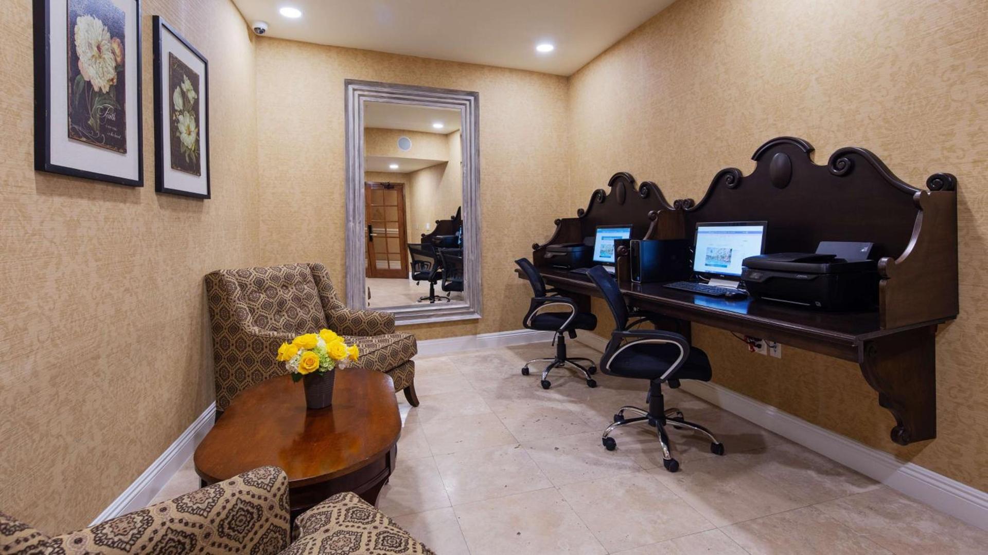 Best Western Plus Sunset Plaza Hotel photo 34