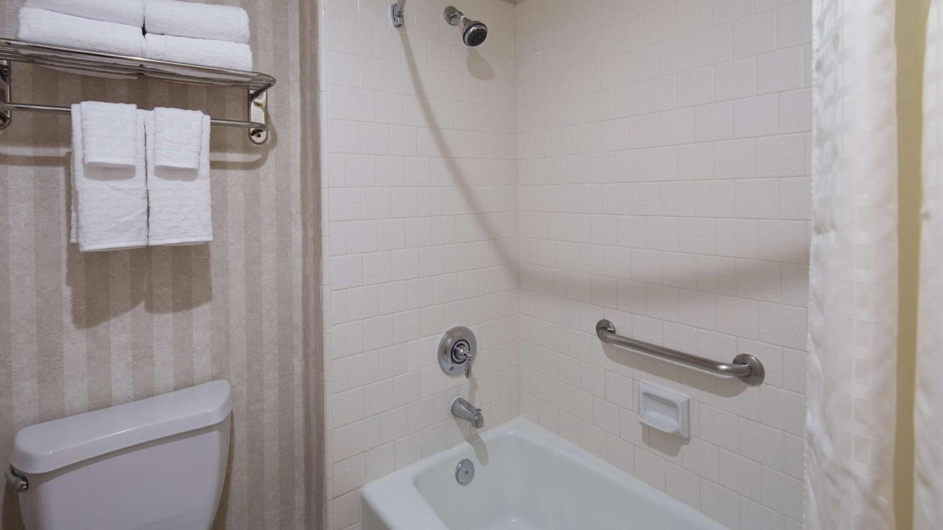 Best Western Pasadena Inn photo 21