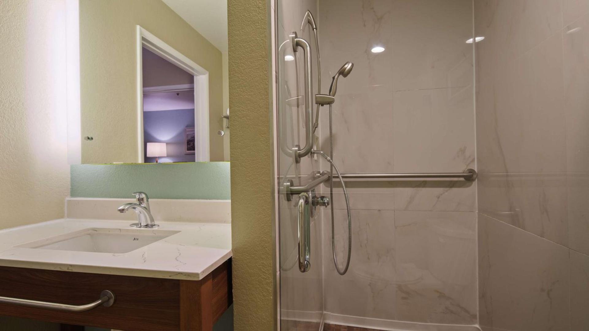 Best Western Carlsbad by the Sea photo 18