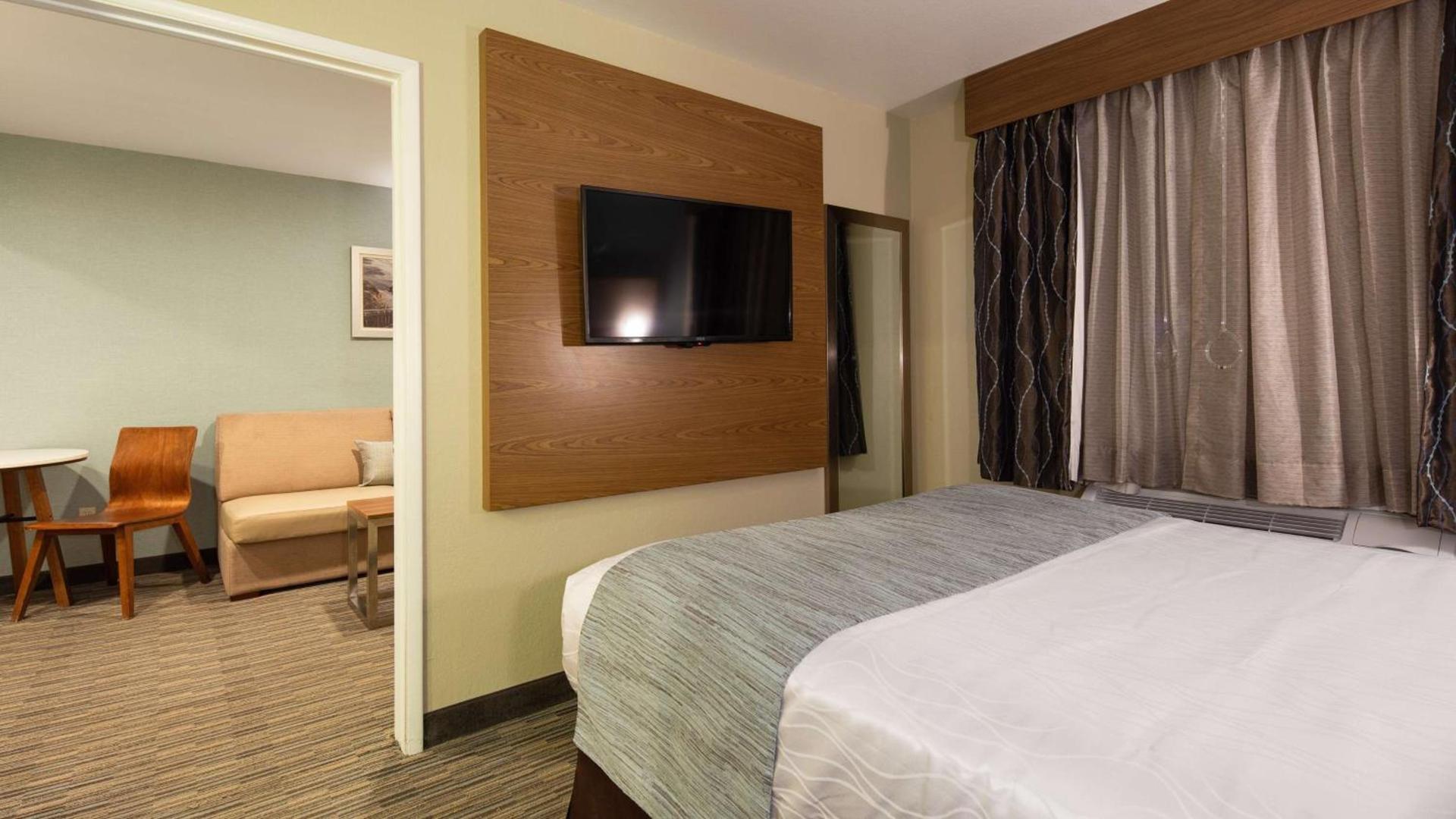 Best Western Carlsbad by the Sea photo 14
