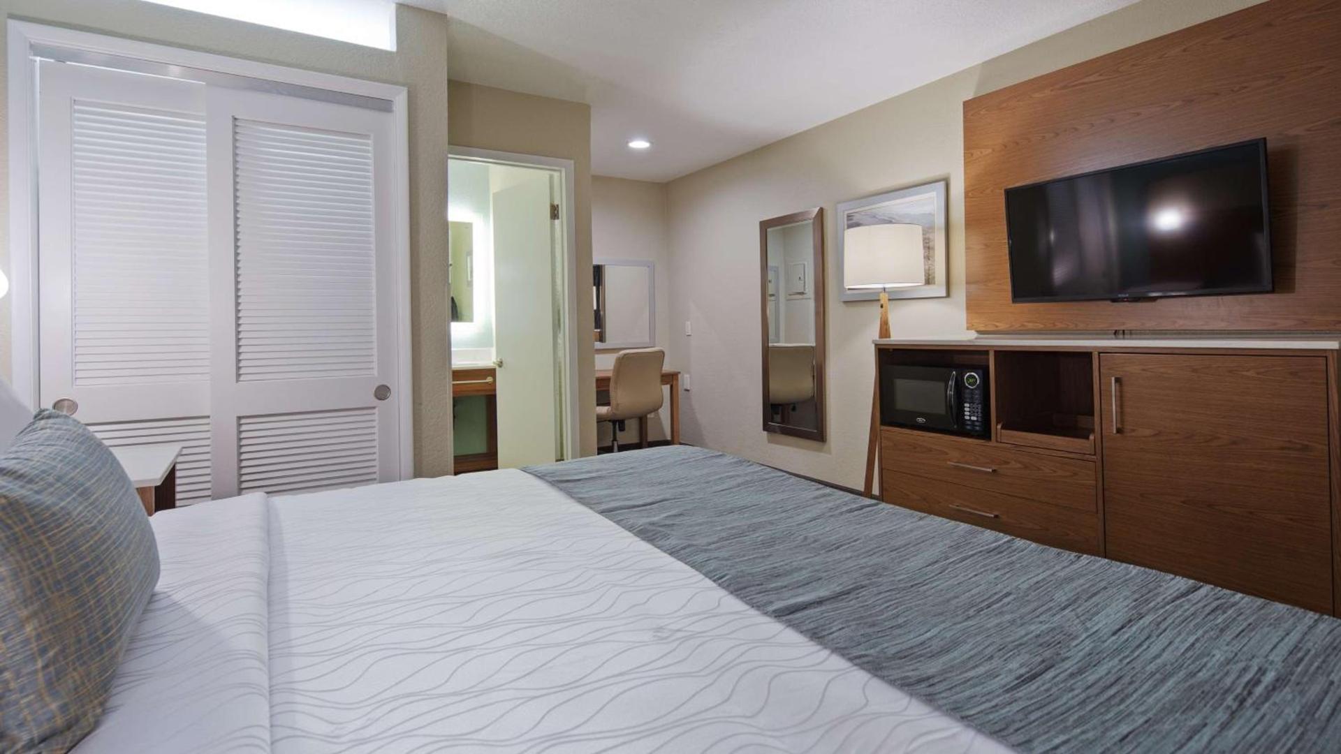 Best Western Carlsbad by the Sea photo 12