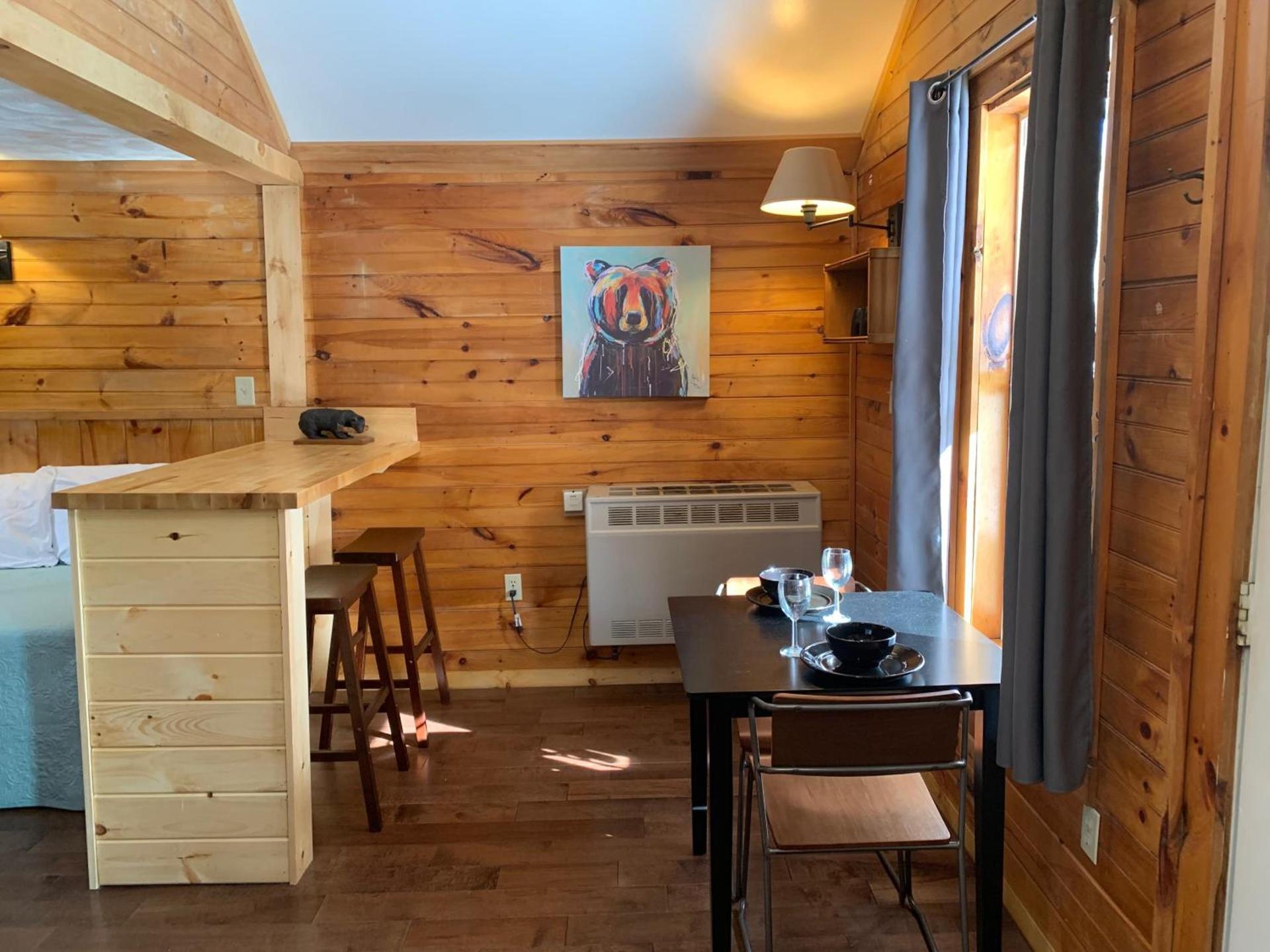Pine Crest Motel & Cabins photo 10
