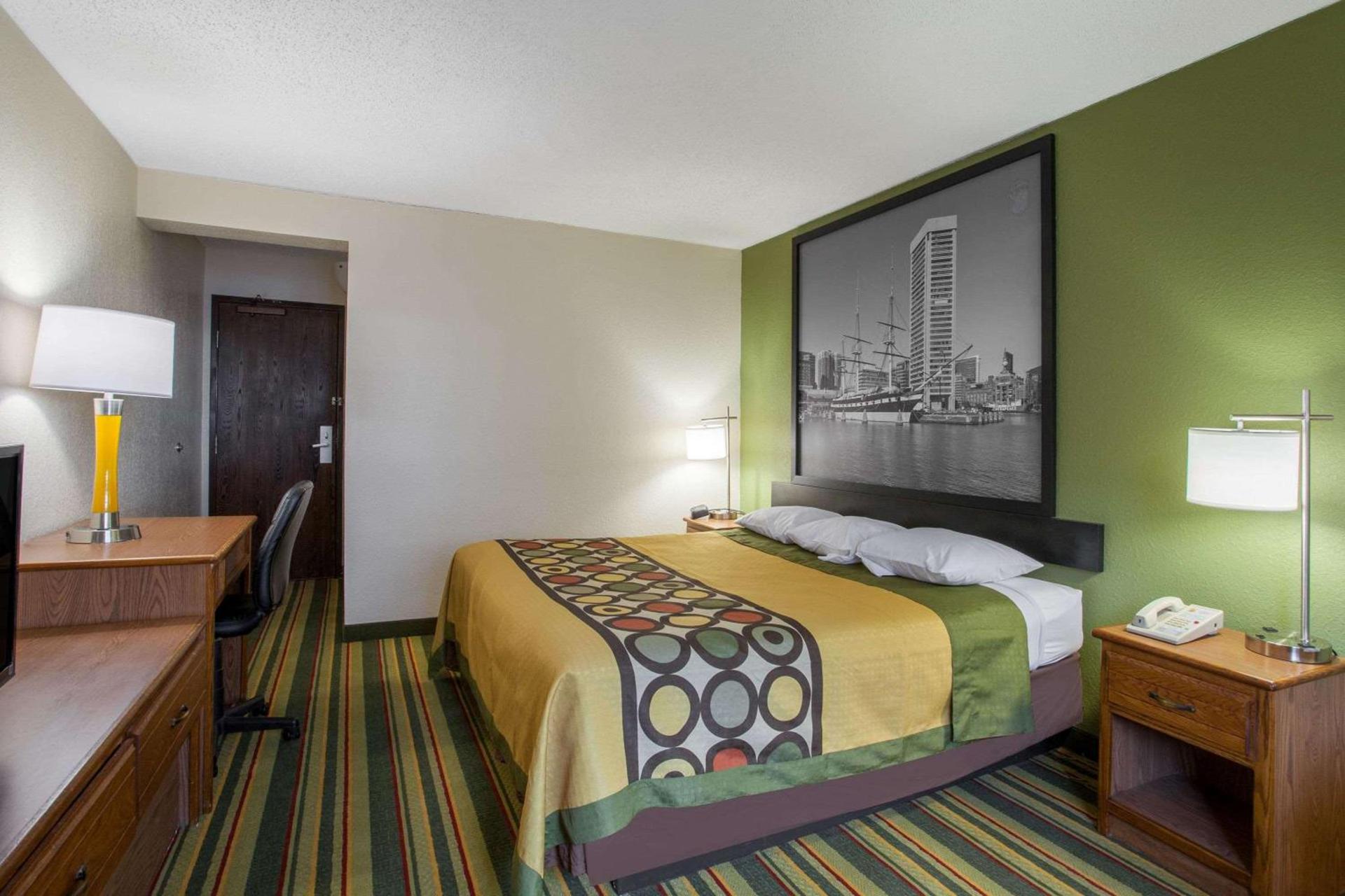 Super 8 by Wyndham College Park Wash DC Area photo 6