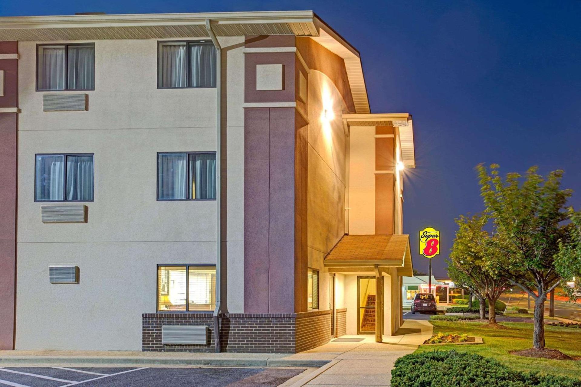 Super 8 by Wyndham College Park Wash DC Area — hotel in College Park