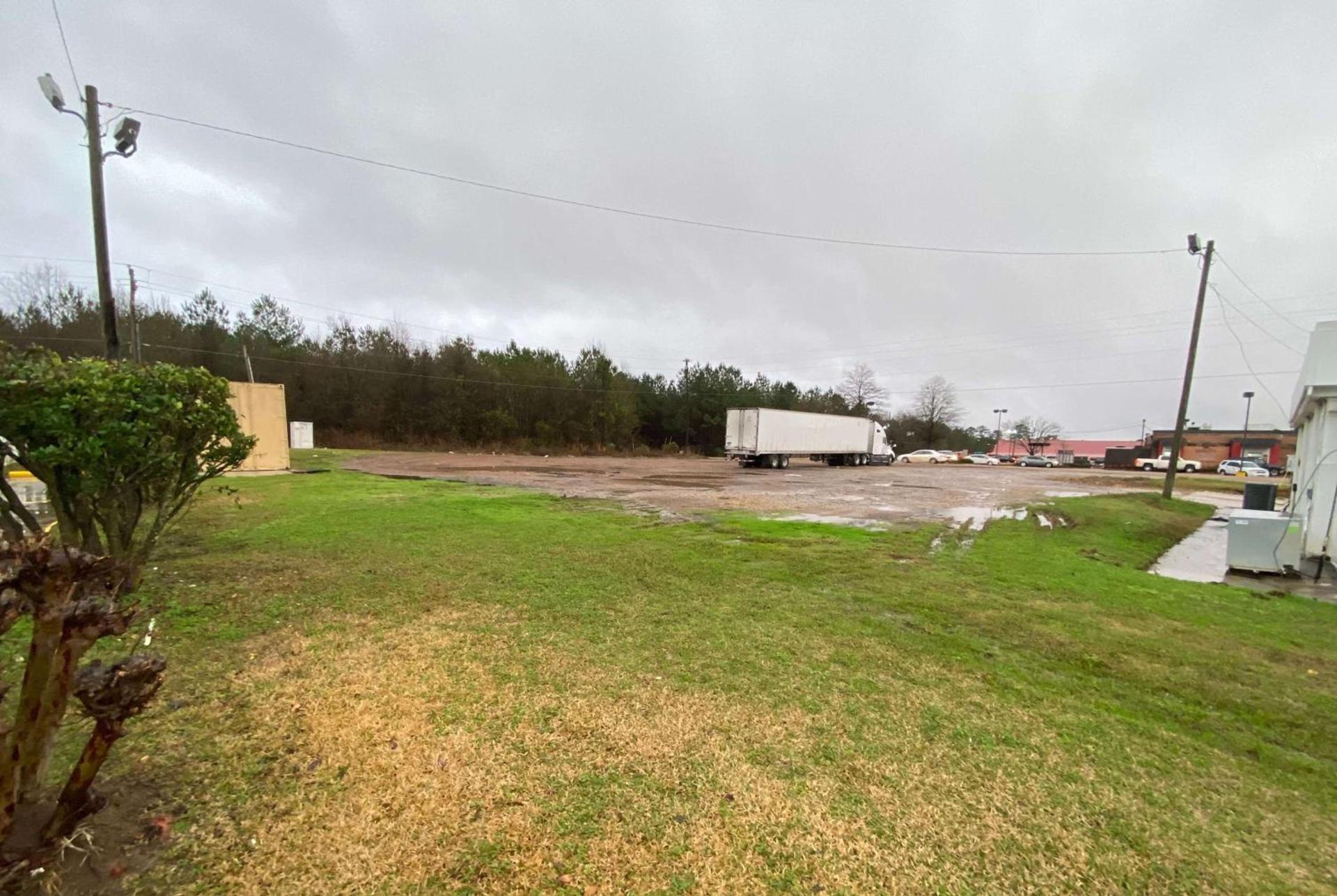 Days Inn by Wyndham Forest photo 17