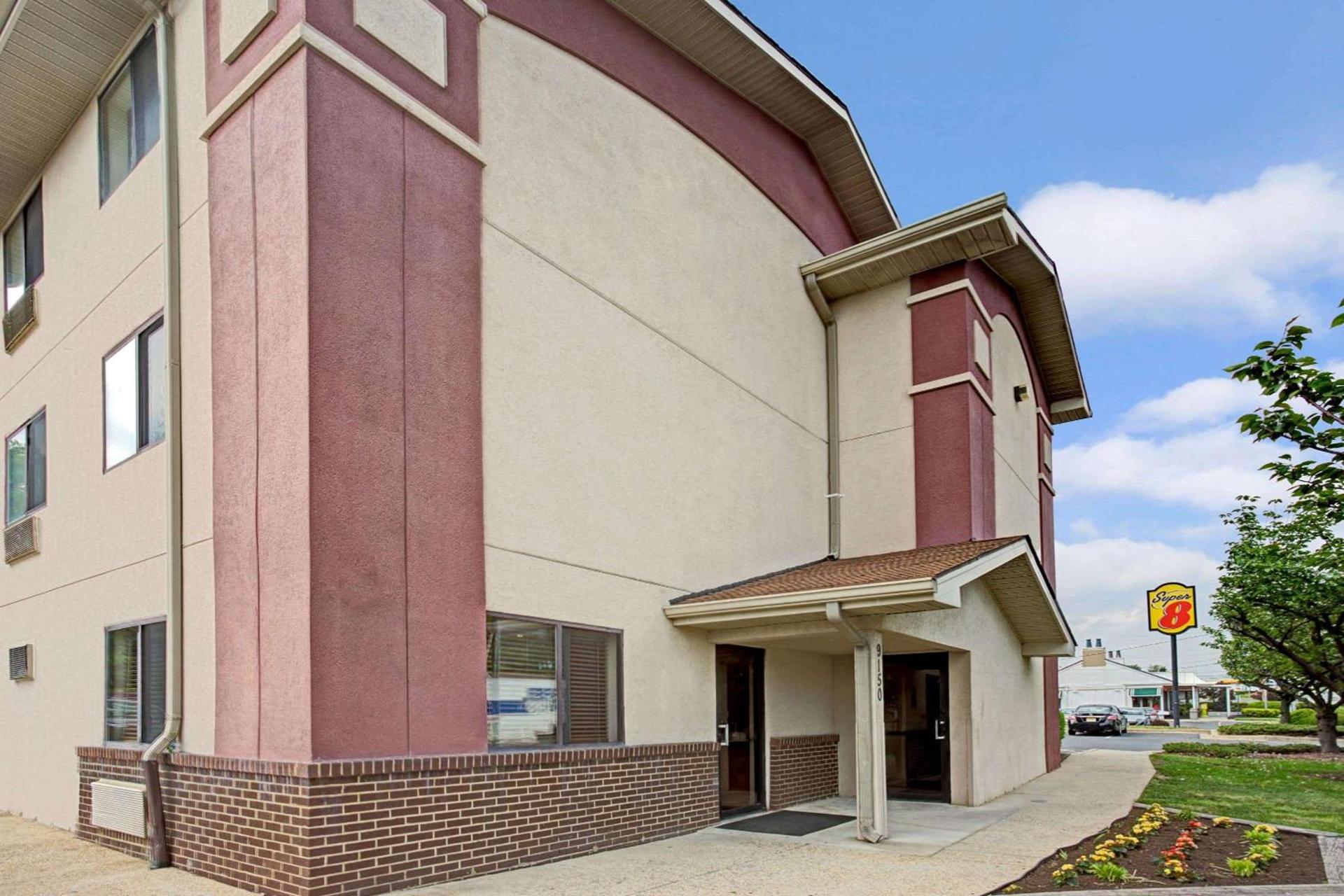 Super 8 by Wyndham College Park Wash DC Area photo 3
