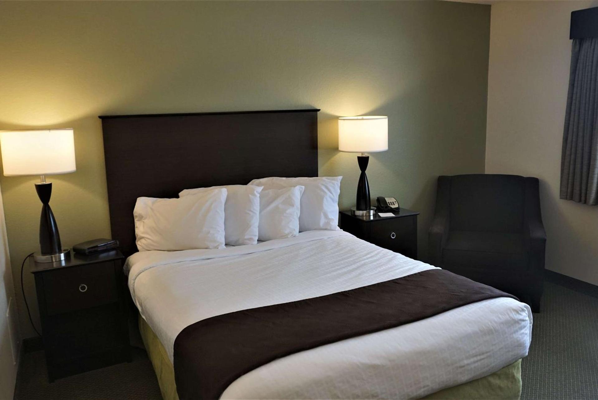 AmericInn by Wyndham Crookston U of M Crookston photo 11