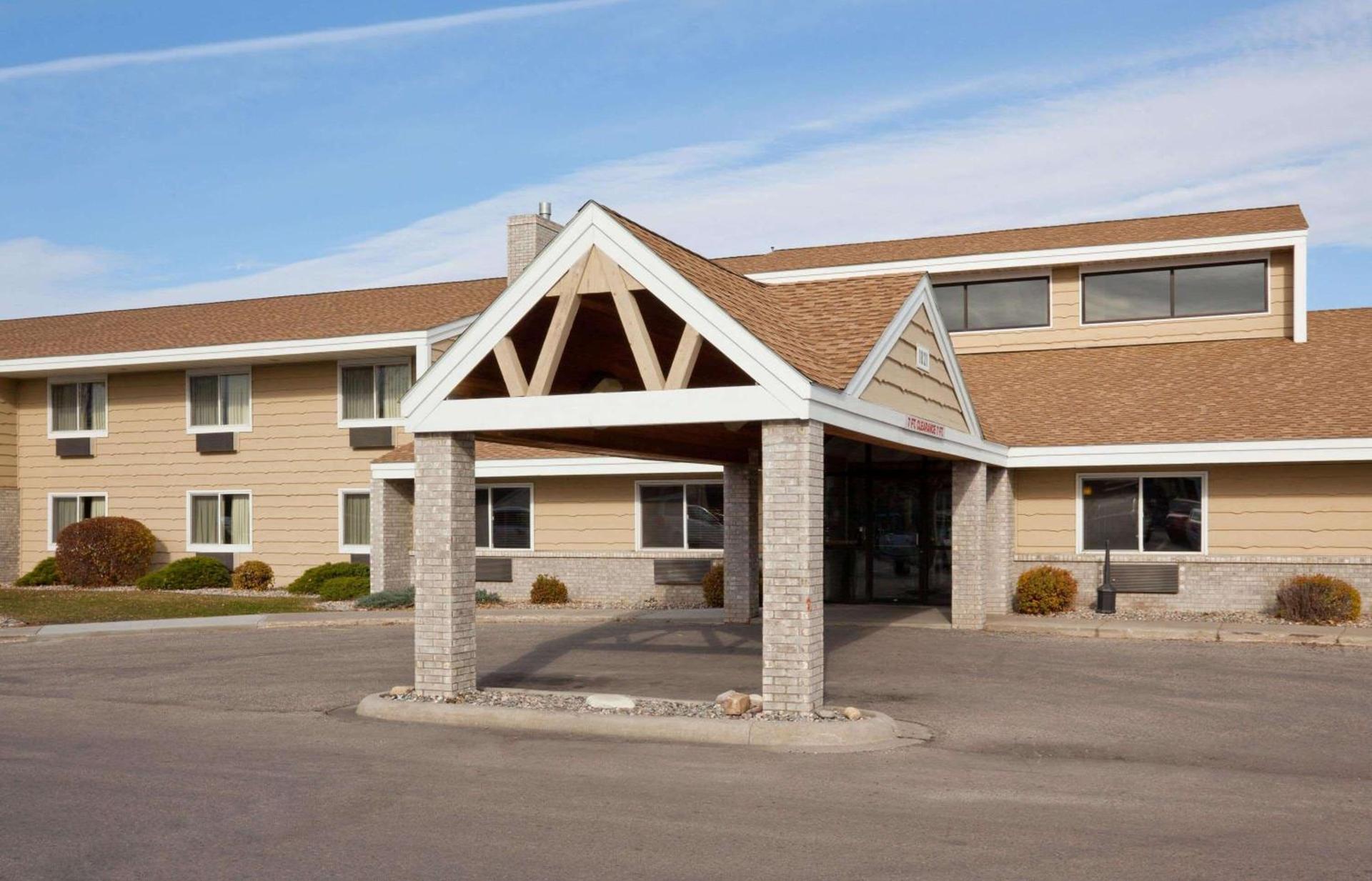 AmericInn by Wyndham Crookston U of M Crookston photo 1