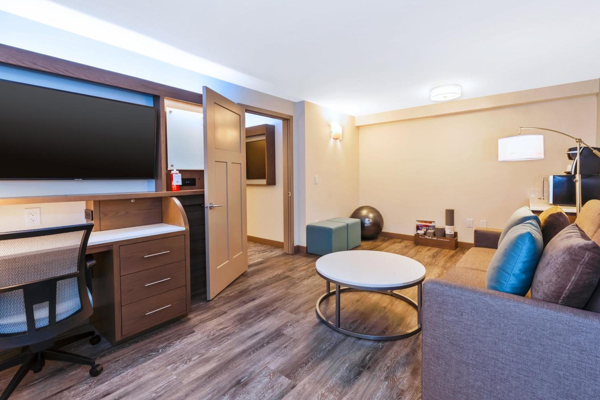 EVEN Hotel Ann Arbor S - University Area by IHG photo 40