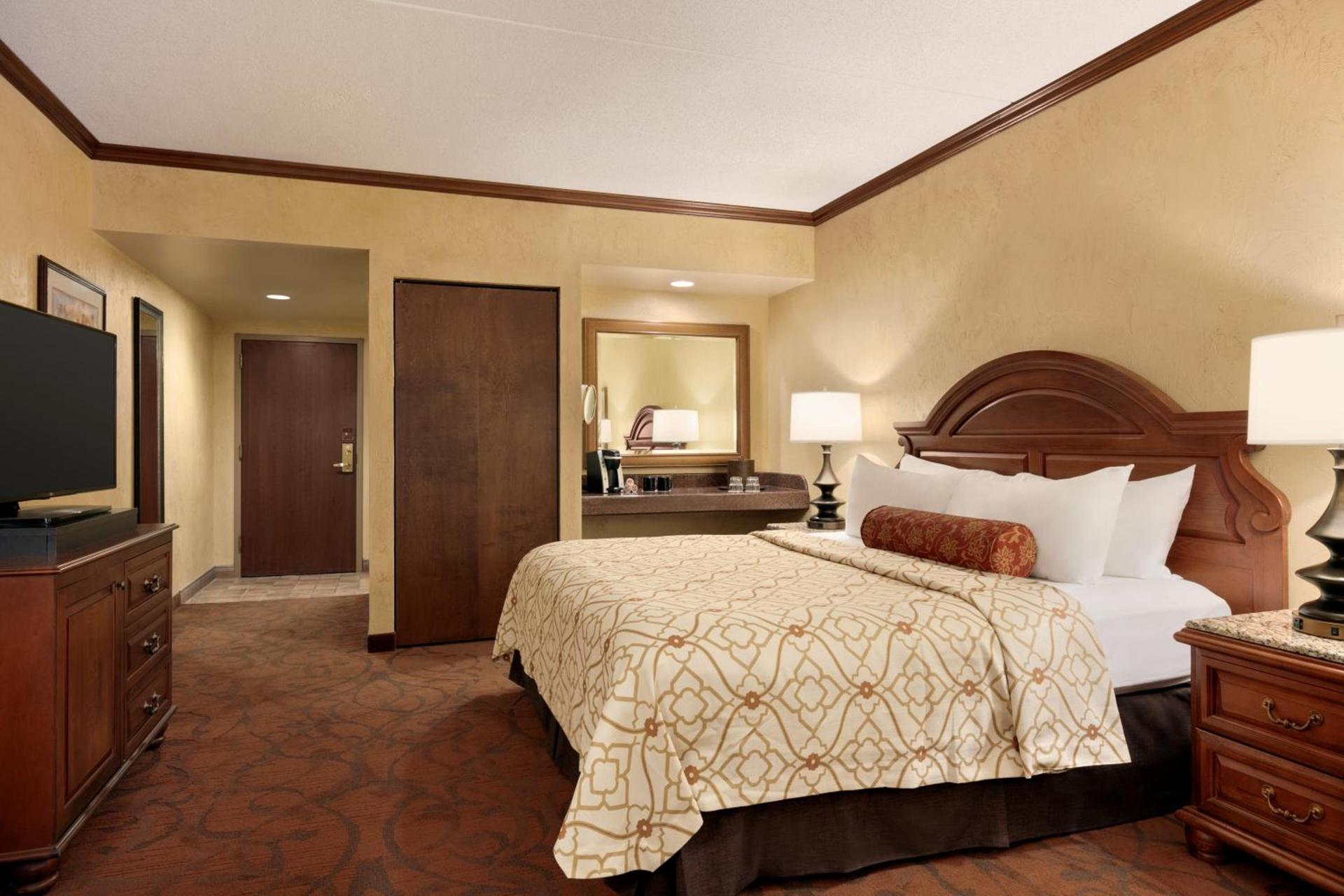 Chateau on the Lake Resort Spa and Convention Center photo 14