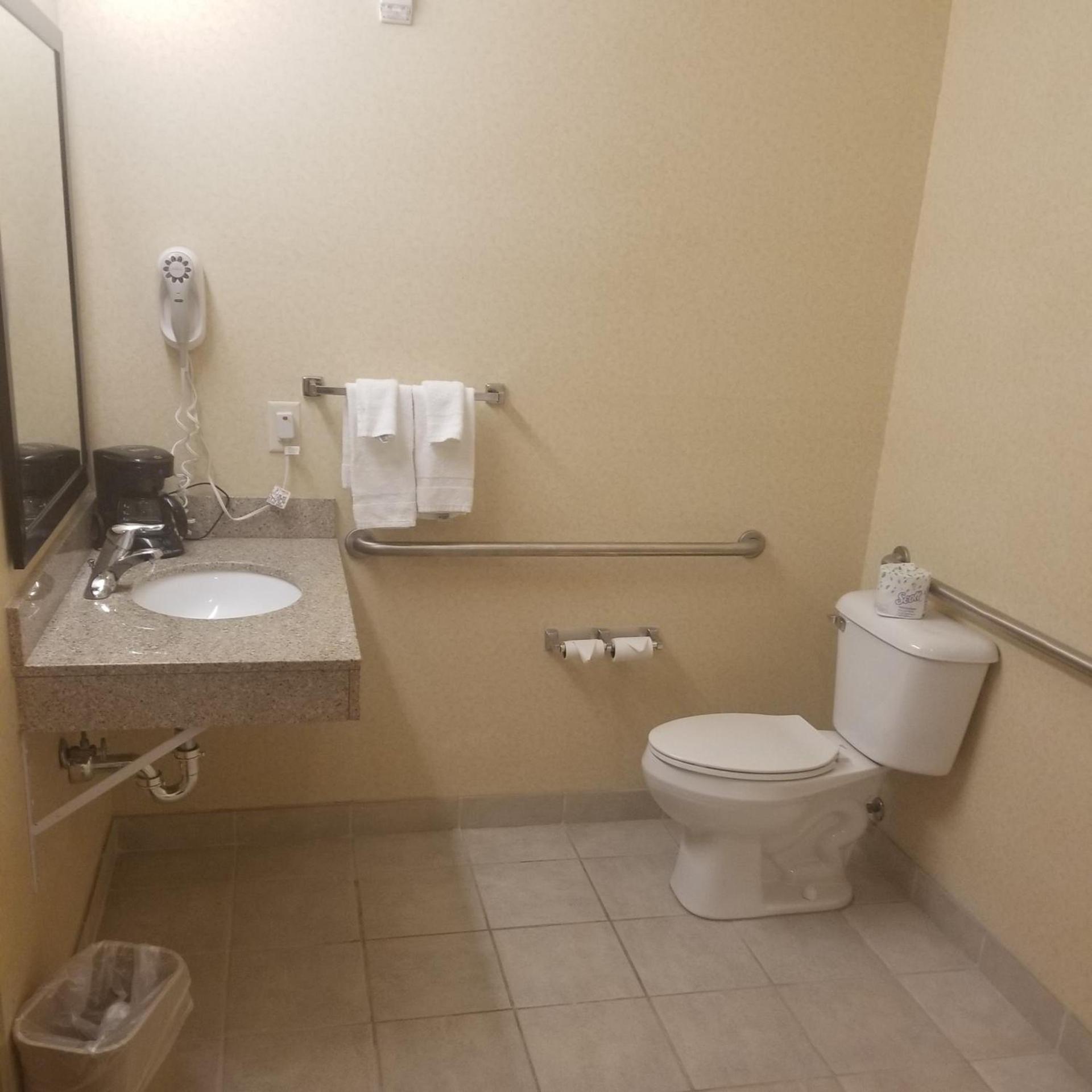 Cobblestone Suites - Ripon photo 17
