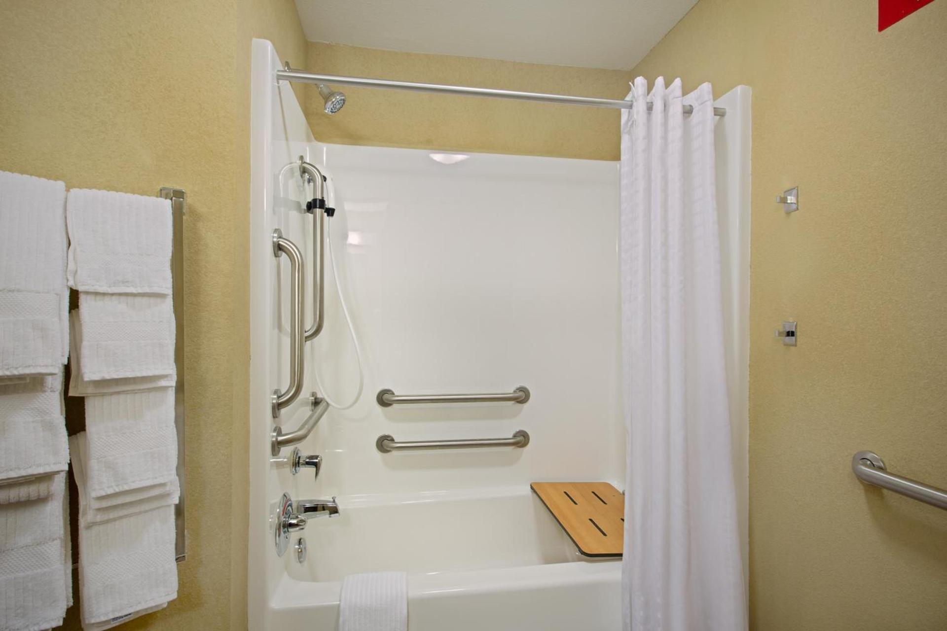 Candlewood Suites Pittsburgh-Cranberry by IHG photo 14