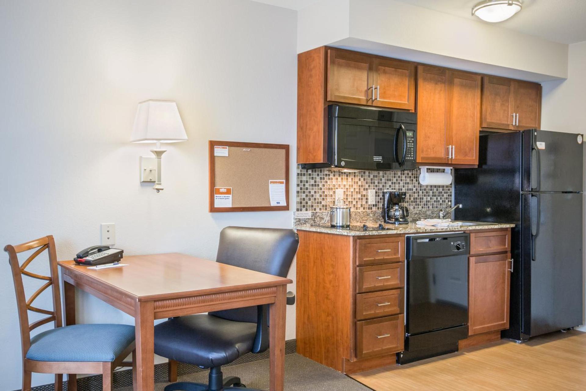 Candlewood Suites Pittsburgh-Cranberry by IHG photo 16