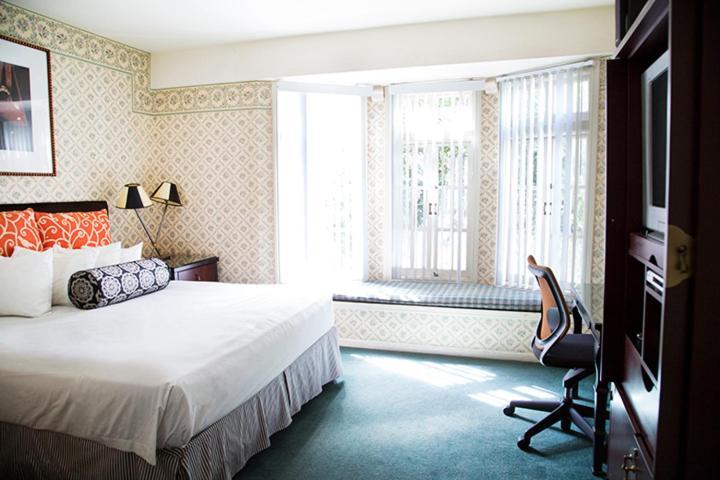 Marina Inn photo 13
