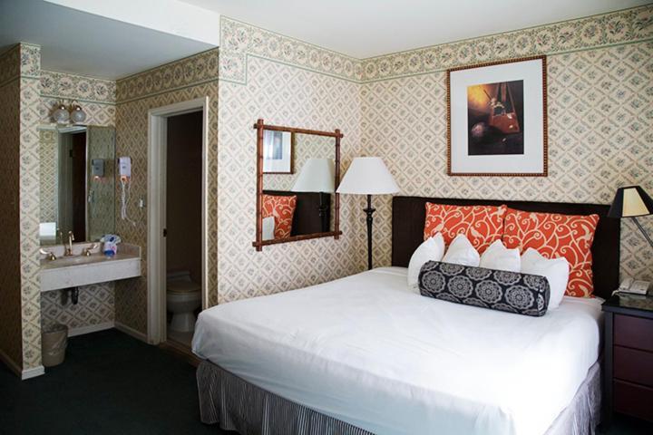 Marina Inn photo 9