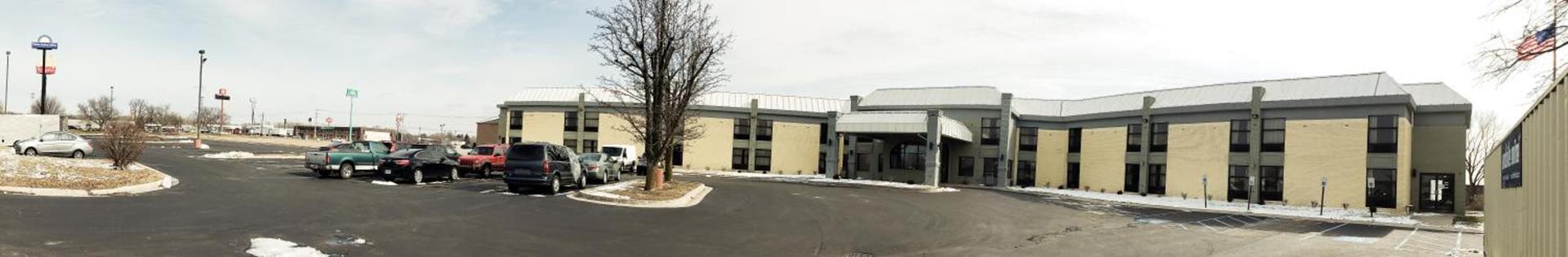 Days Inn & Suites by Wyndham Merrillville — hotel in Merrillville