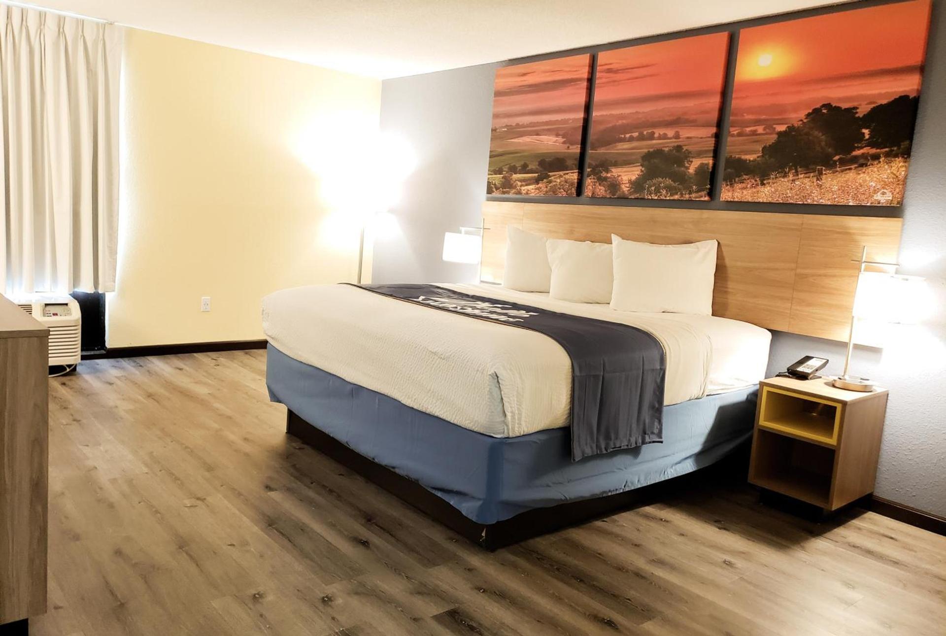 Days Inn & Suites by Wyndham Merrillville photo 24