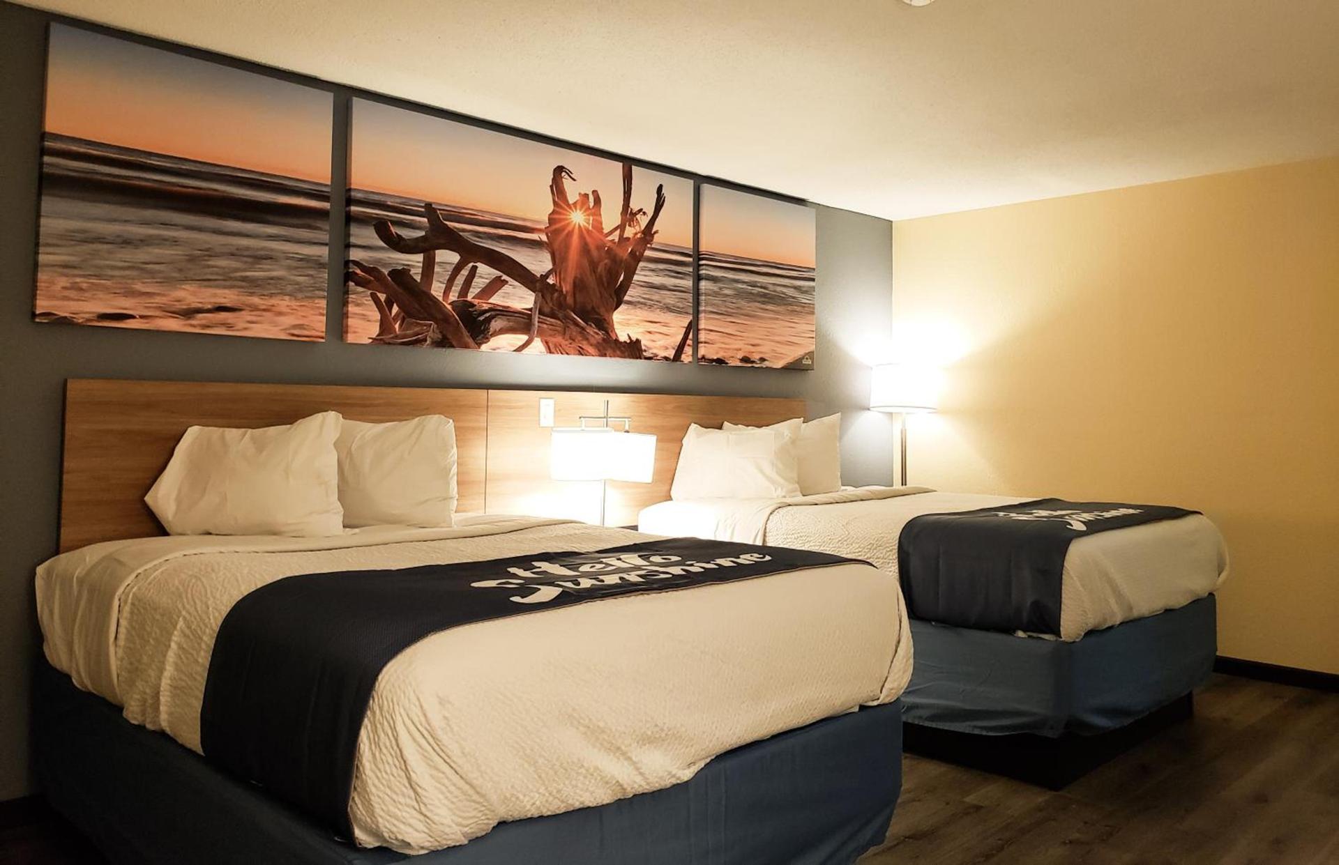 Days Inn & Suites by Wyndham Merrillville photo 23