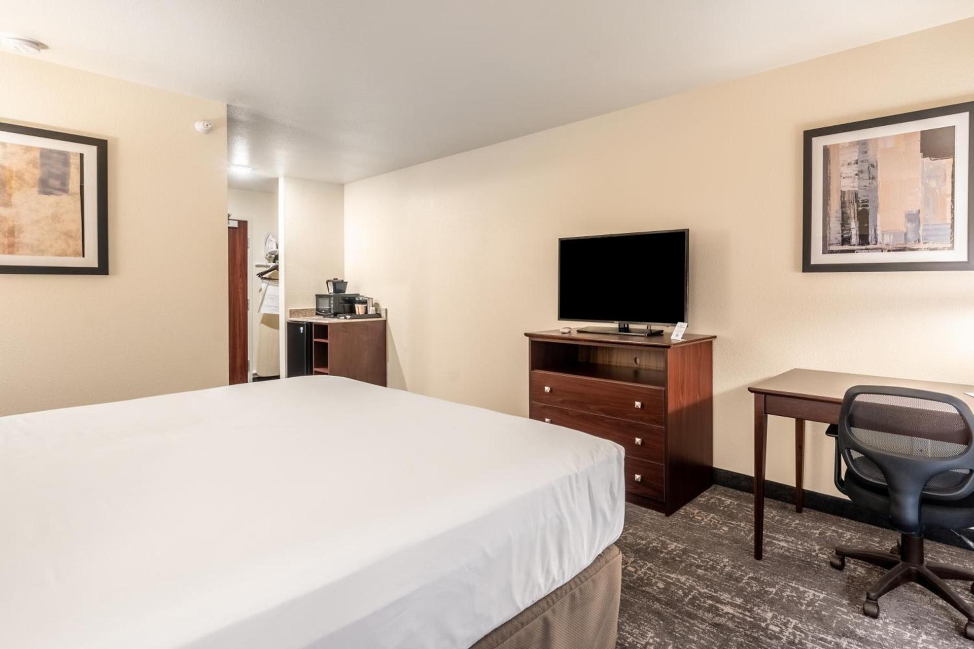 Cobblestone Inn & Suites - Kermit photo 18
