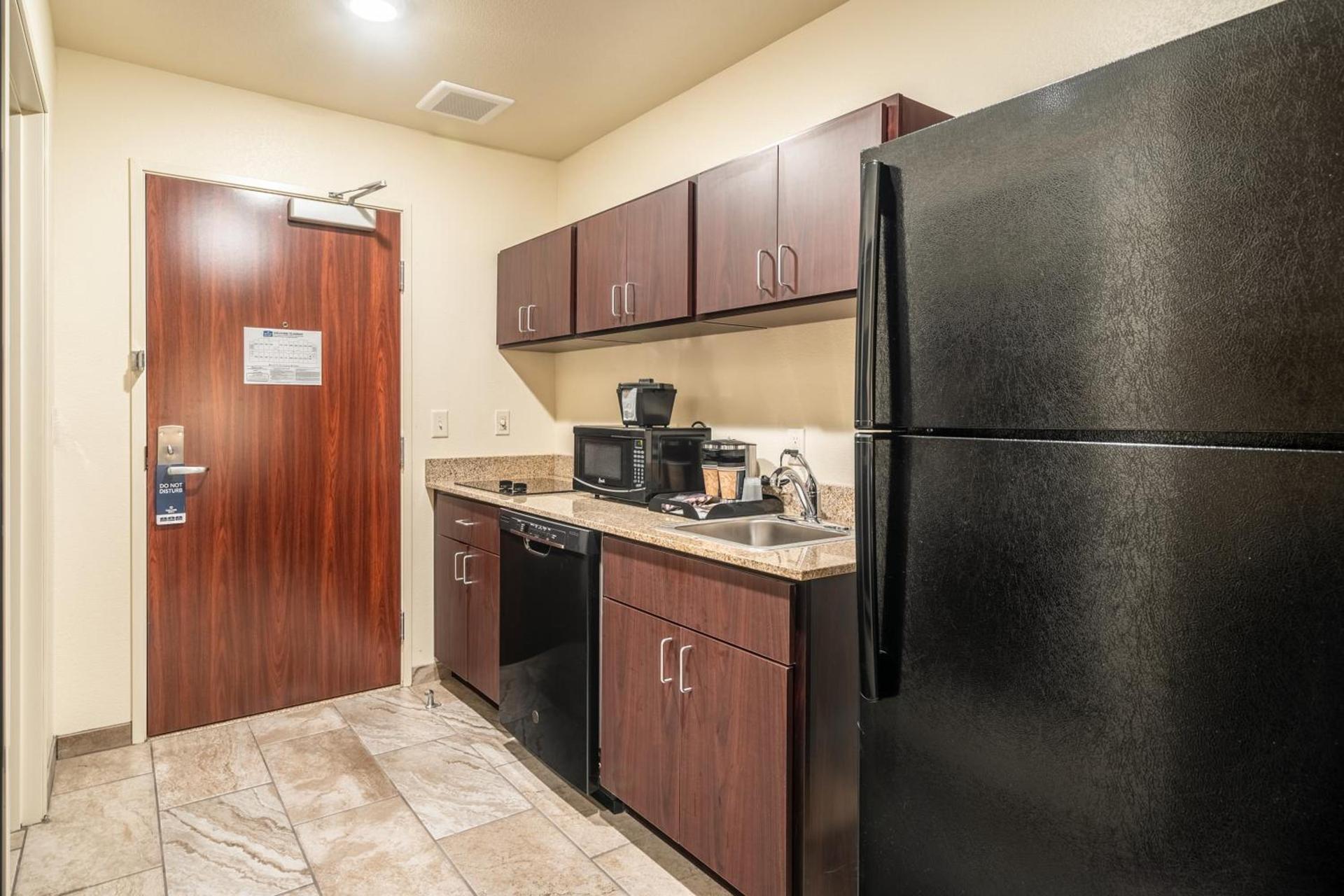 Cobblestone Inn & Suites - Kermit photo 15