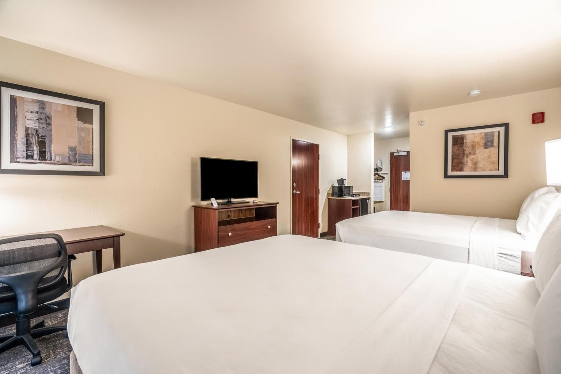 Cobblestone Inn & Suites - Kermit photo 11