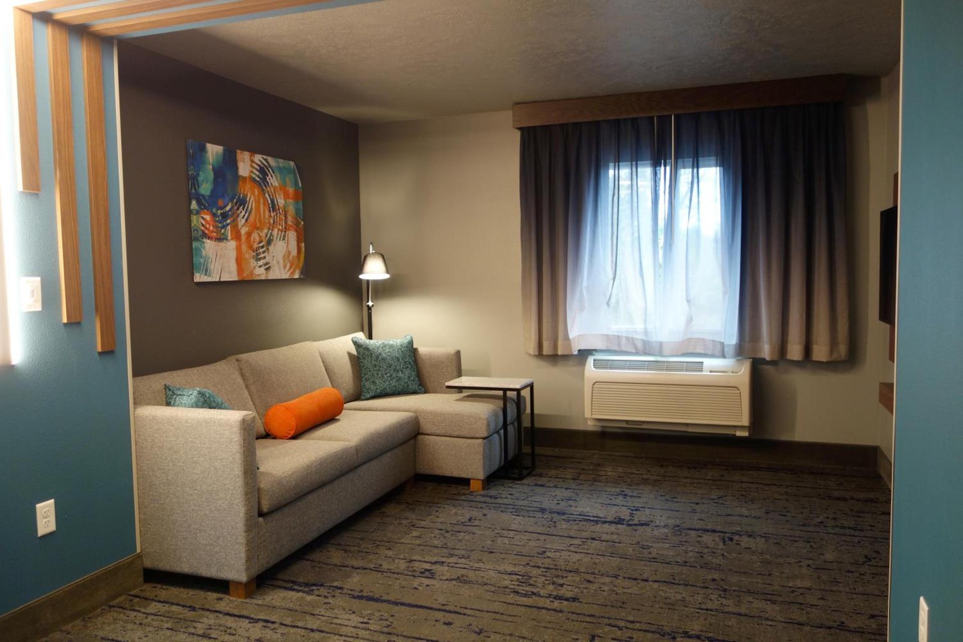 La Quinta Inn & Suites by Wyndham Springfield photo 47