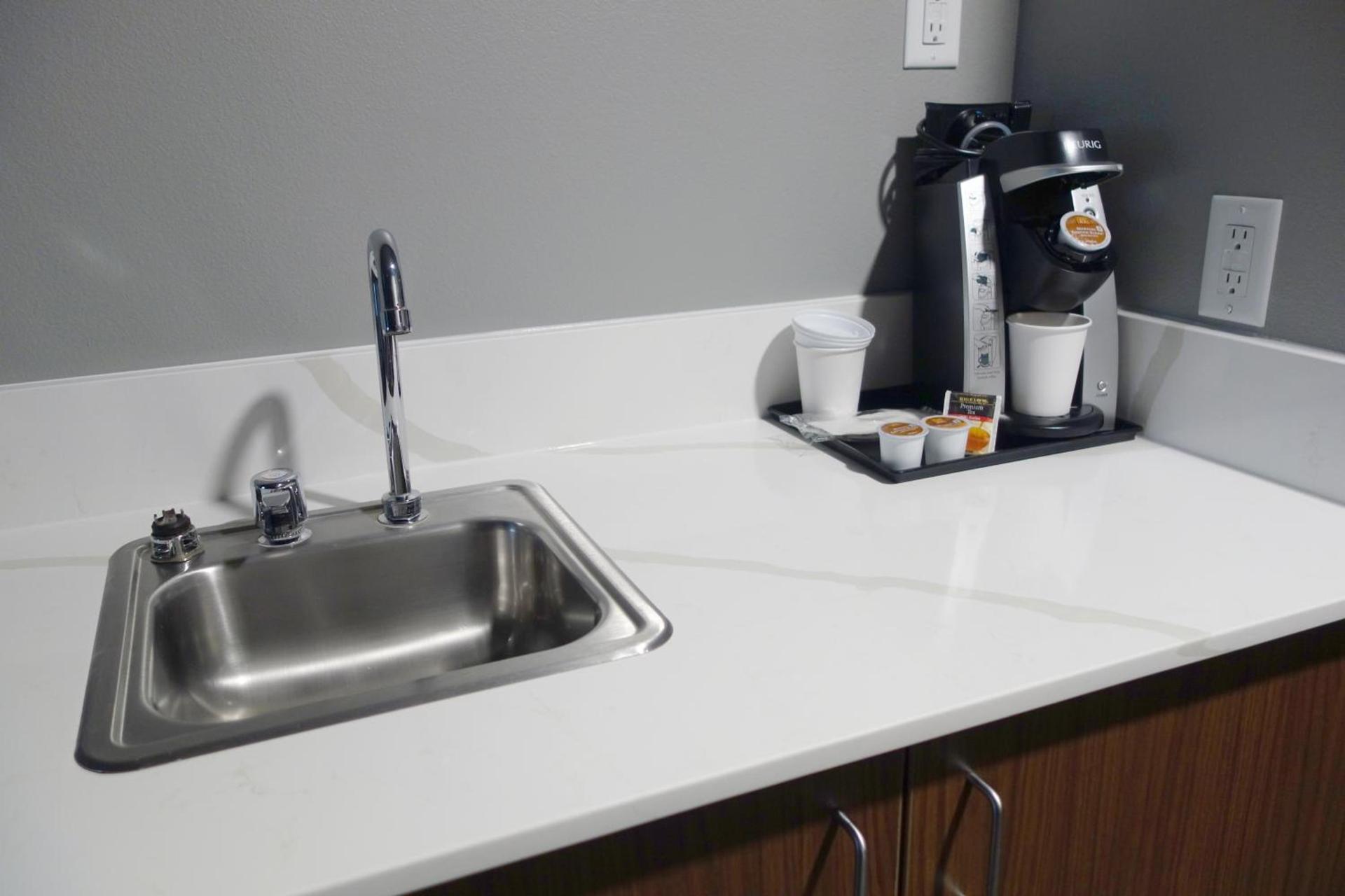 La Quinta Inn & Suites by Wyndham Springfield photo 55