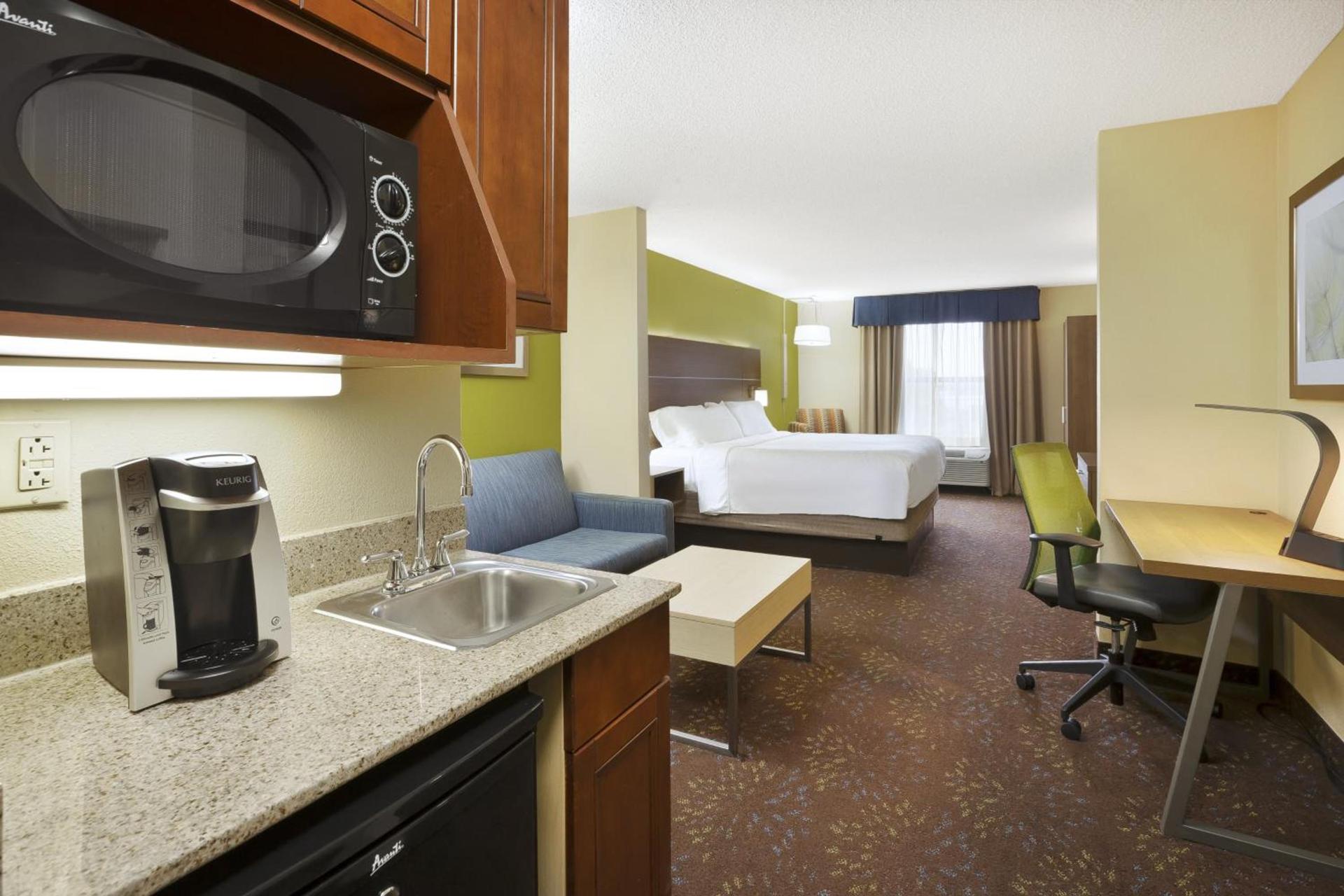 Holiday Inn Express Hotel & Suites Circleville by IHG photo 8