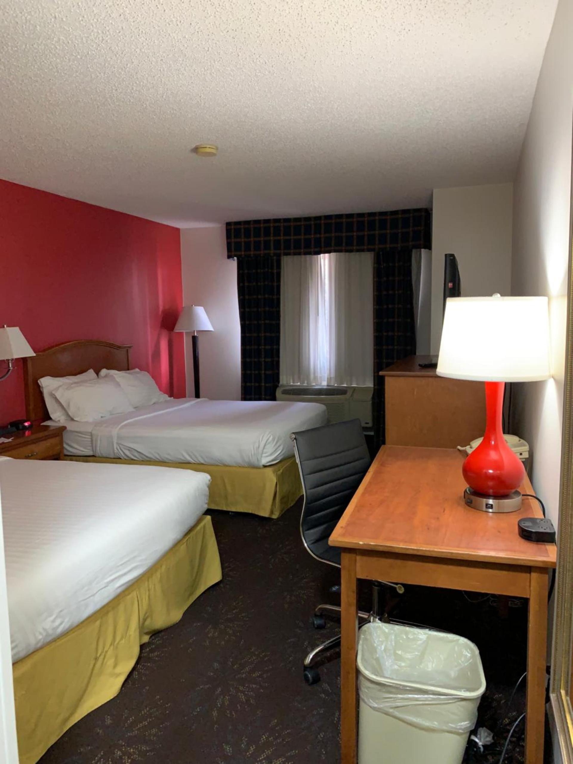 Ramada by Wyndham Santa Fe photo 4