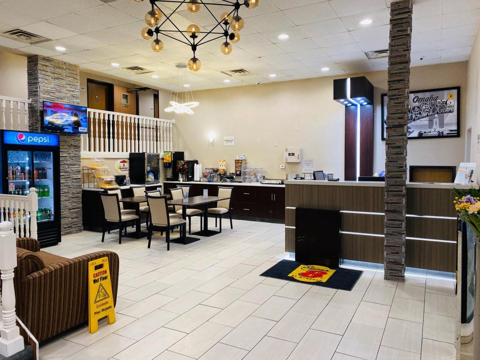Super 8 by Wyndham Omaha SW photo 17