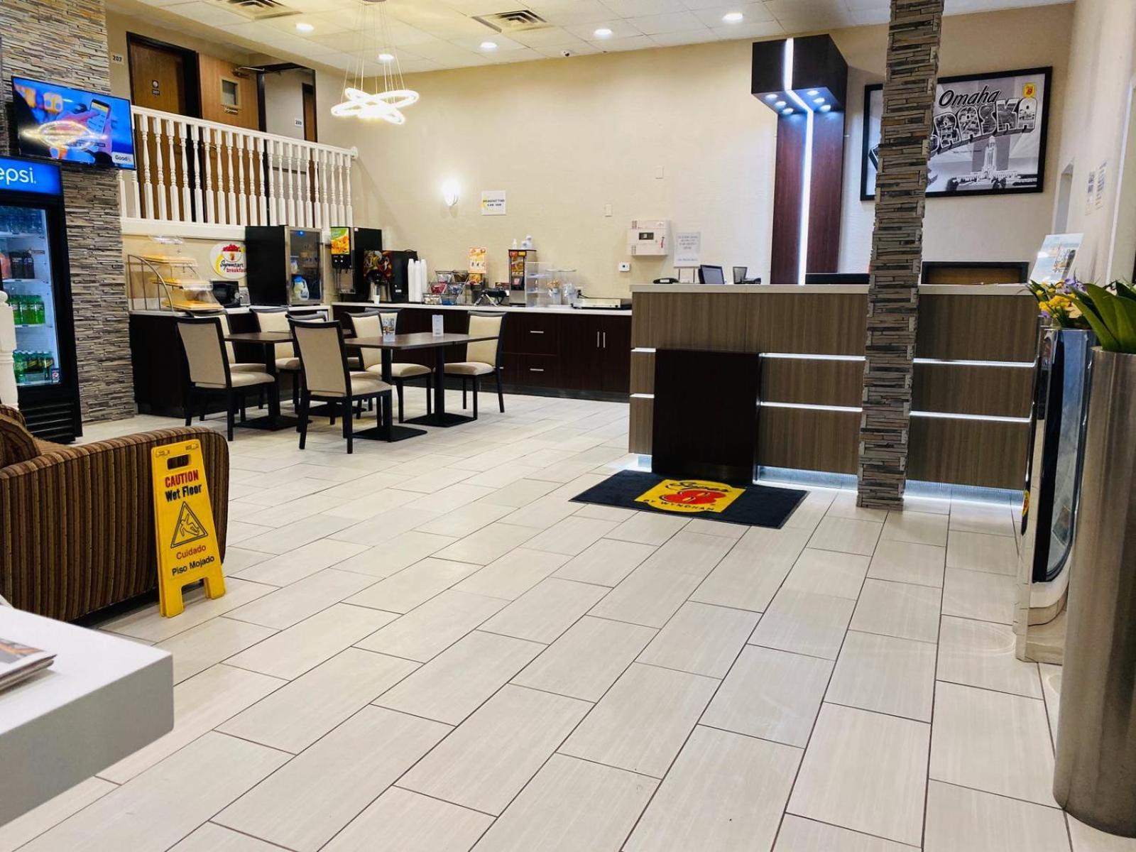 Super 8 by Wyndham Omaha SW photo 16