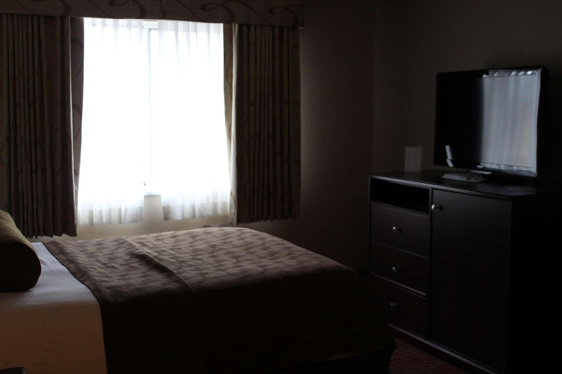 Best Western Plus Concord Inn photo 19