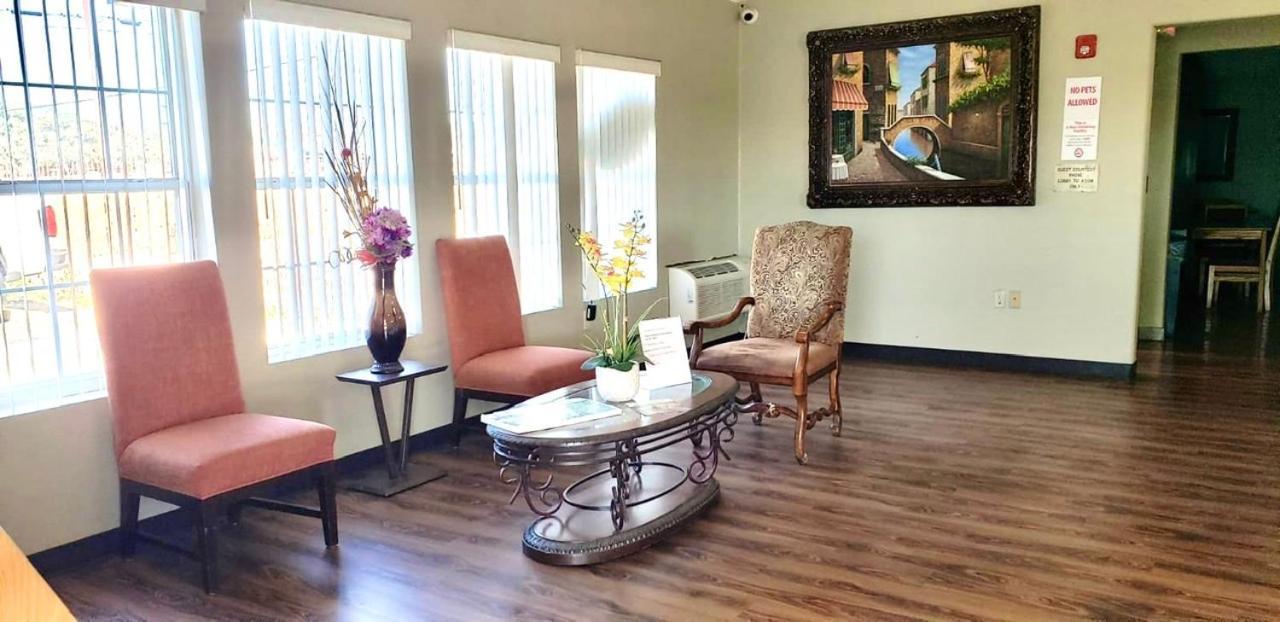 Express Inn & Suites San Antonio near SeaWorld - Medical Center photo 44
