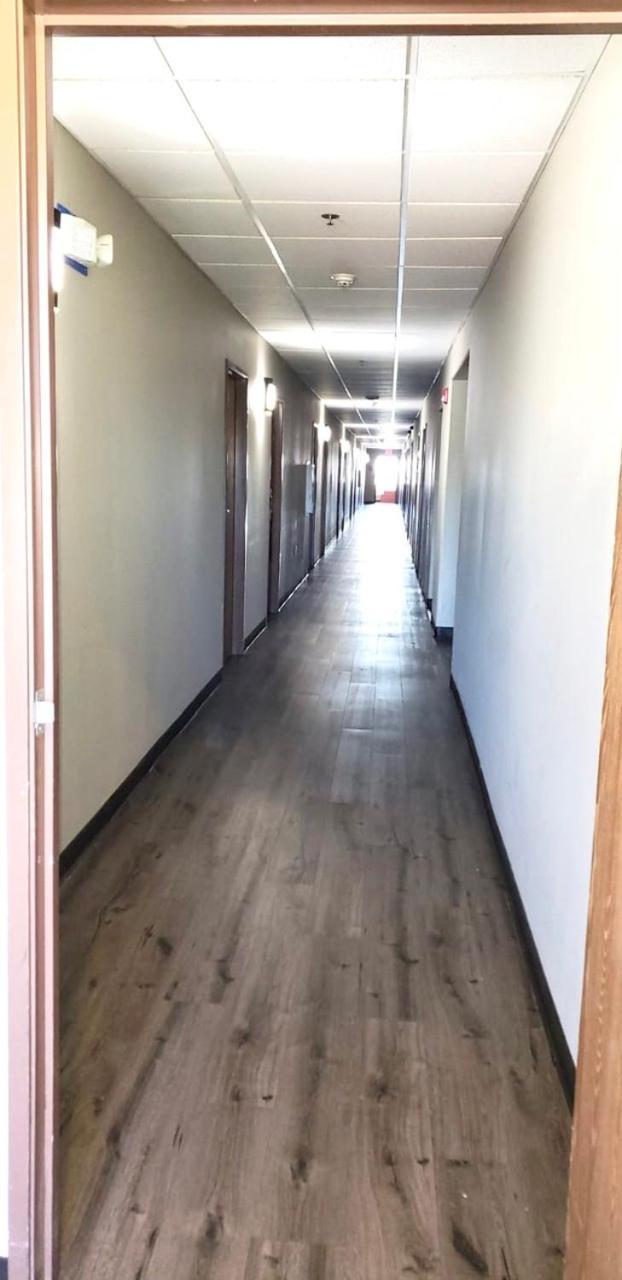 Express Inn & Suites San Antonio near SeaWorld - Medical Center photo 46